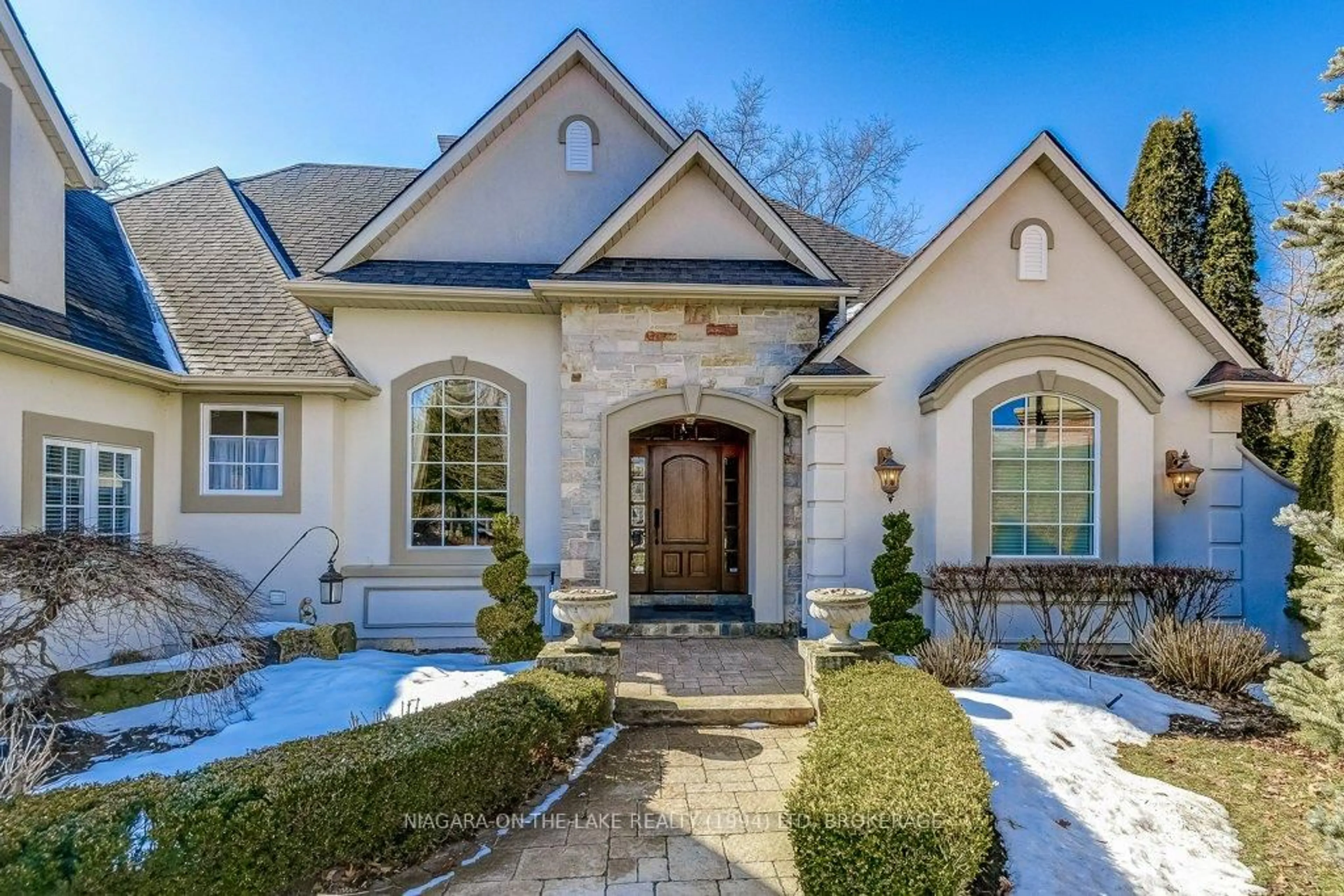 Home with brick exterior material, street for 15 Bay Berry Lane, Niagara-on-the-Lake Ontario L0S 1J0