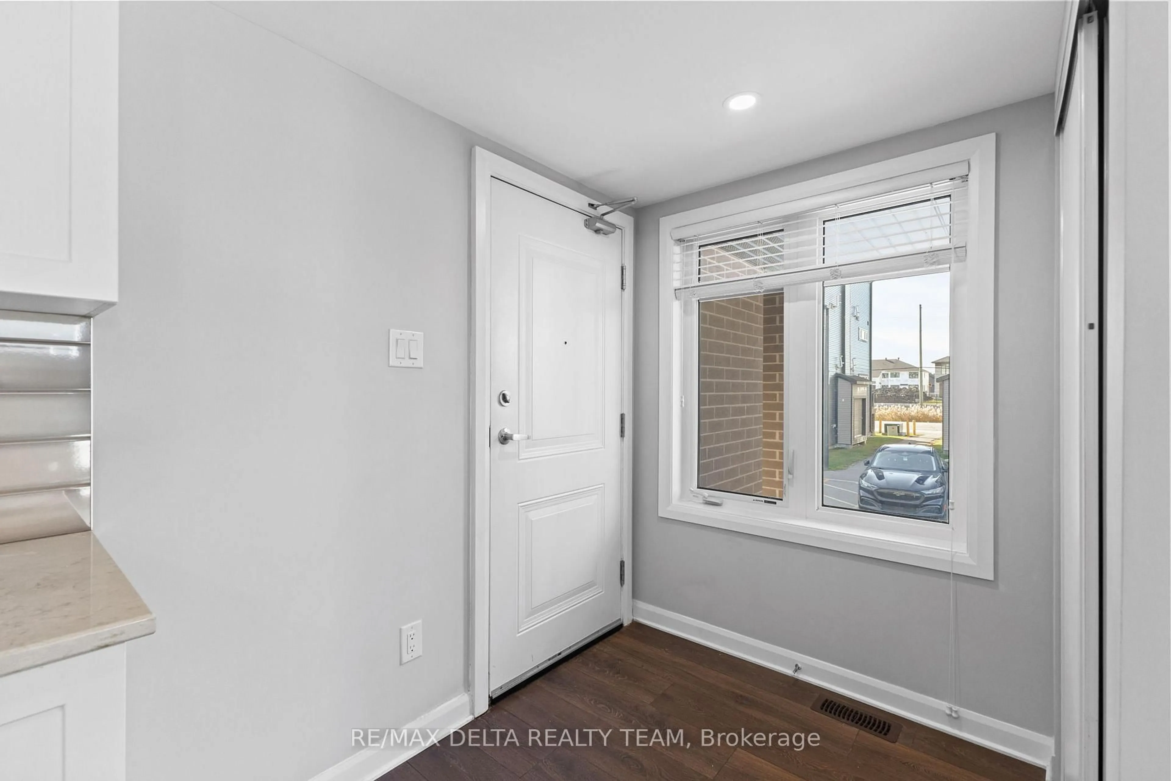 Indoor entryway for 706 AMBERWING Private #A, Ottawa Ontario K4A 5H5
