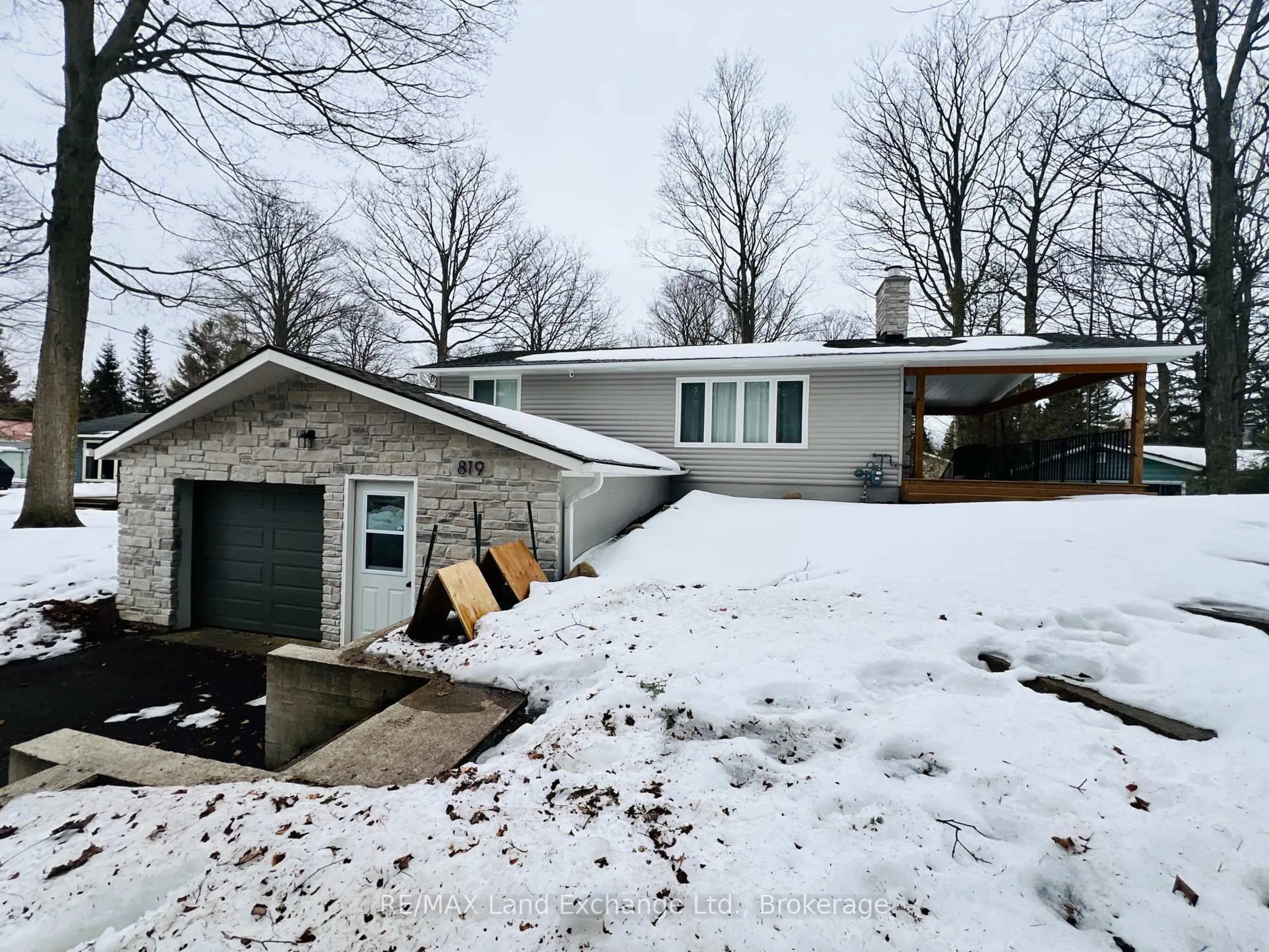 A pic from outside/outdoor area/front of a property/back of a property/a pic from drone, unknown for 819 Wilson Ave, Huron-Kinloss Ontario N2Z 2X3