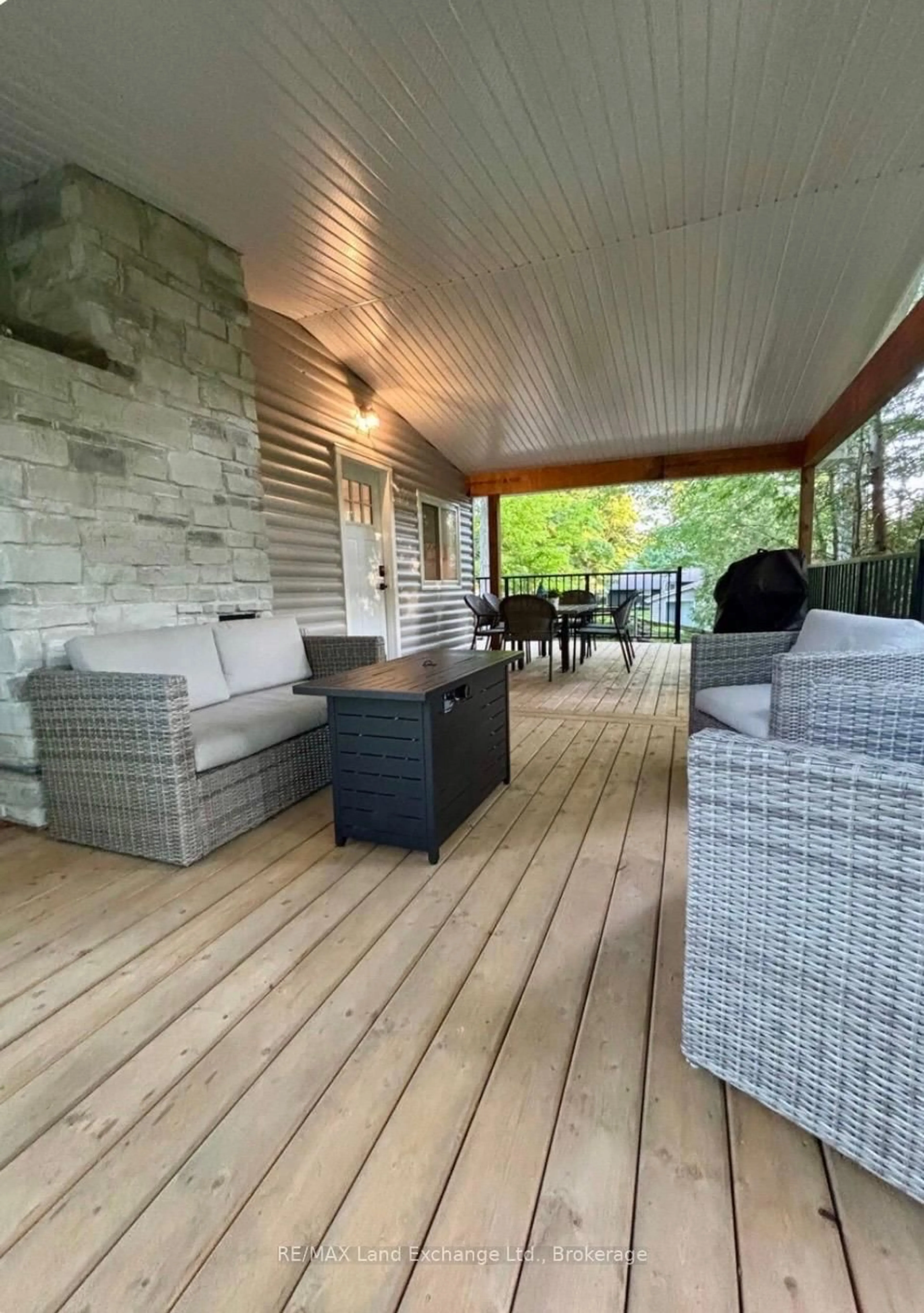 Patio, unknown for 819 Wilson Ave, Huron-Kinloss Ontario N2Z 2X3