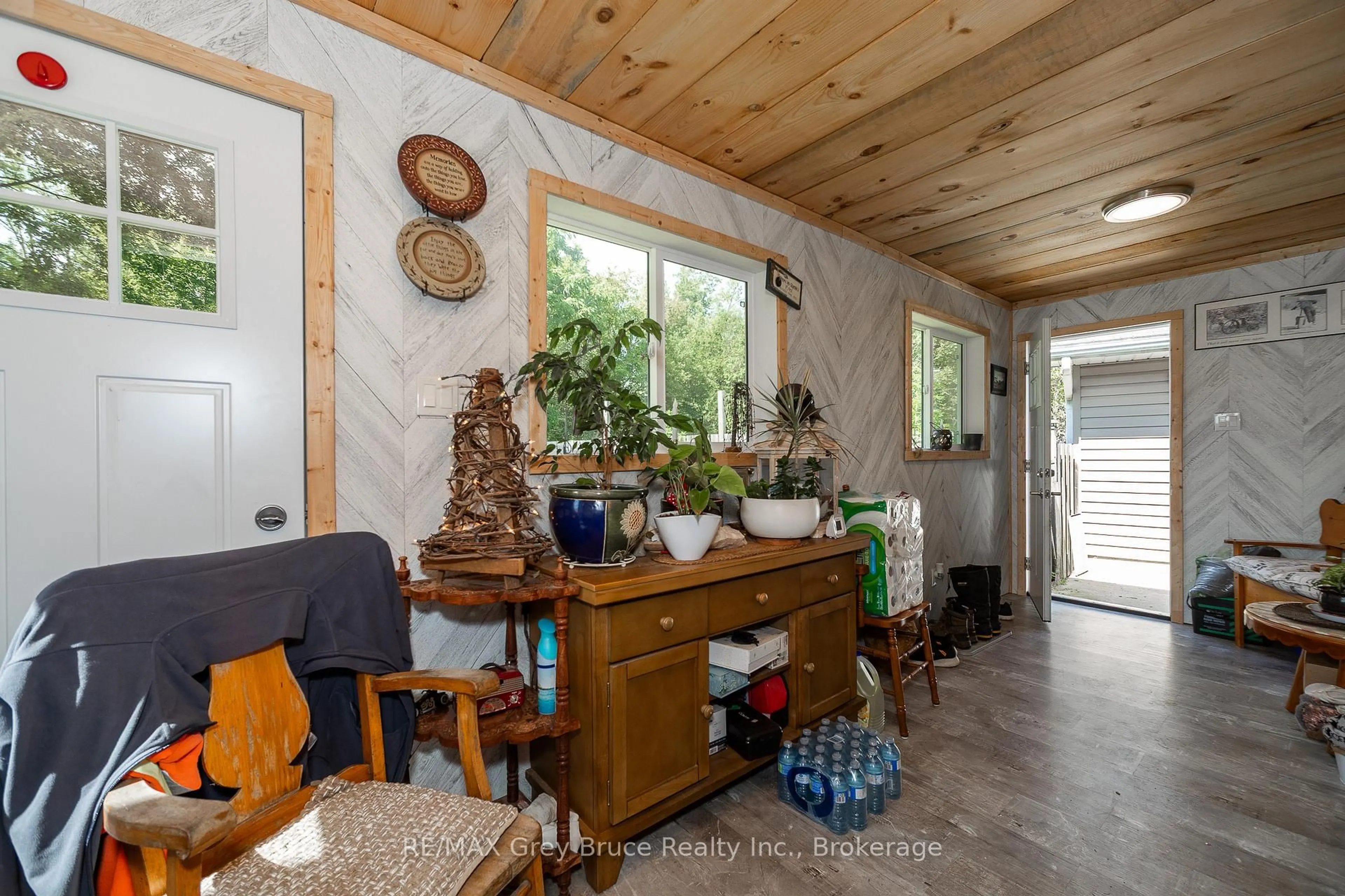 Unknown for 201 DIVISION St, Georgian Bluffs Ontario N0H 2K0