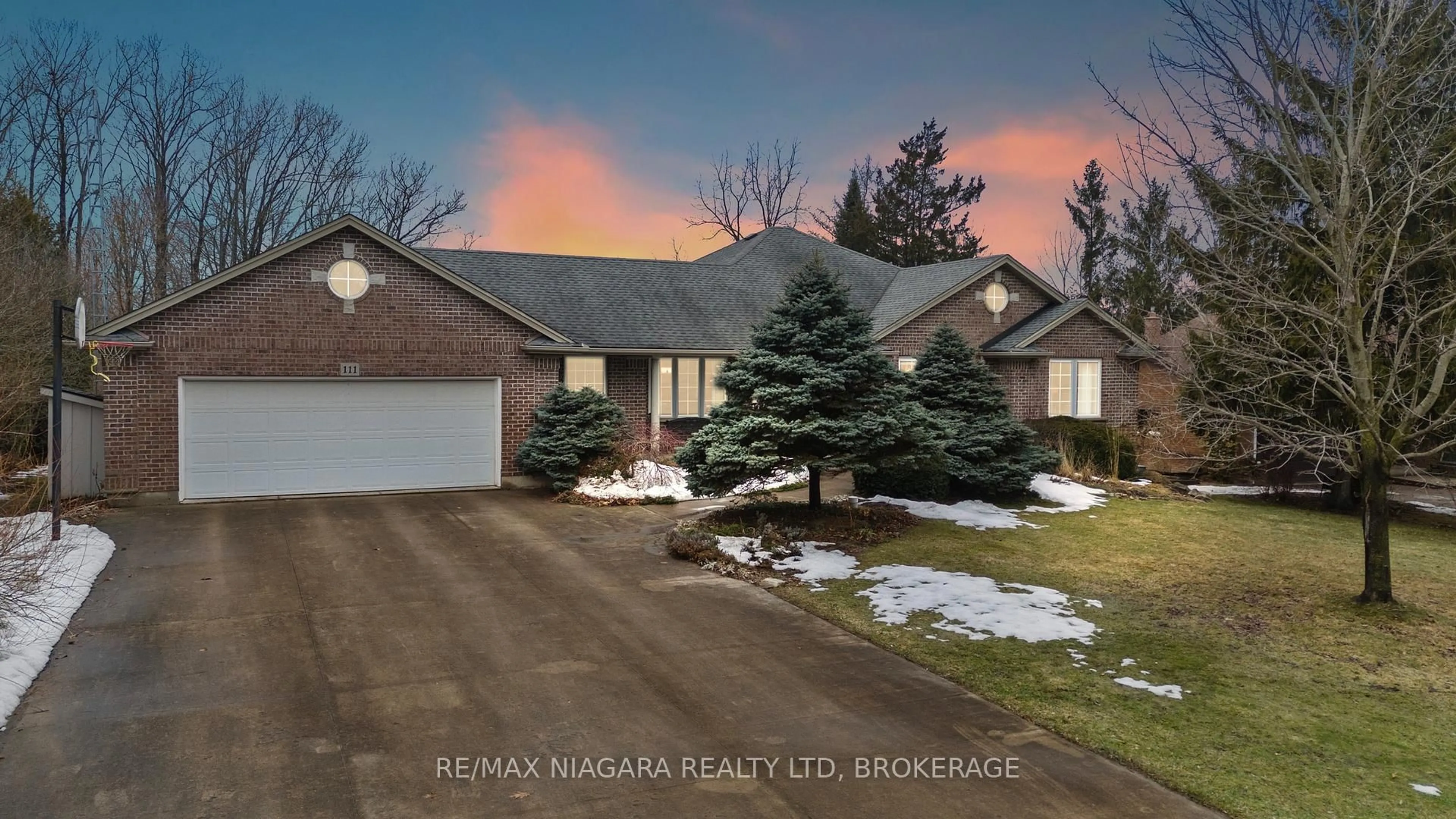 Unknown for 111 Pearson Rd, Welland Ontario L3B 5N4