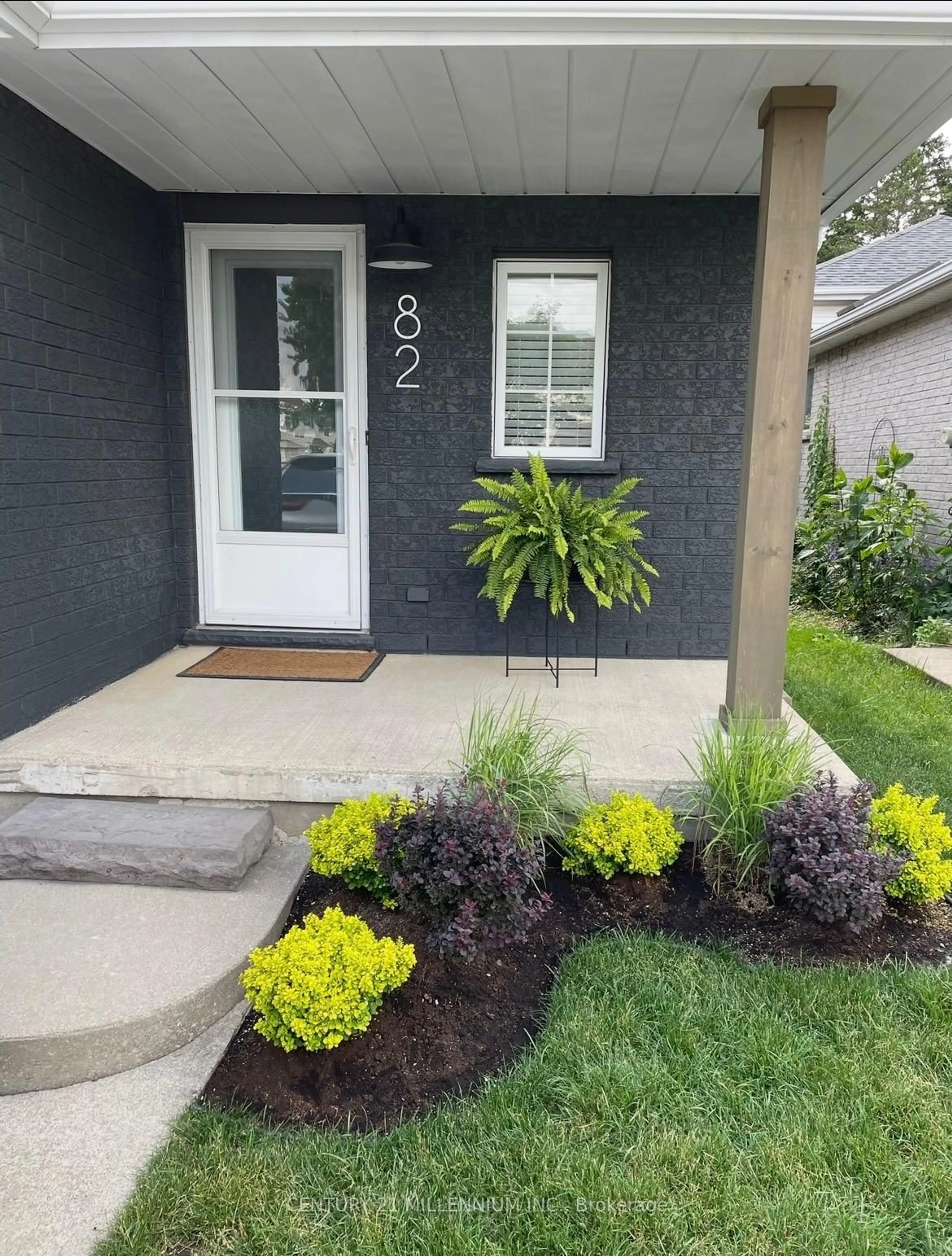 Indoor entryway for 82 Orchid Cres, Kitchener Ontario N2E 3N4
