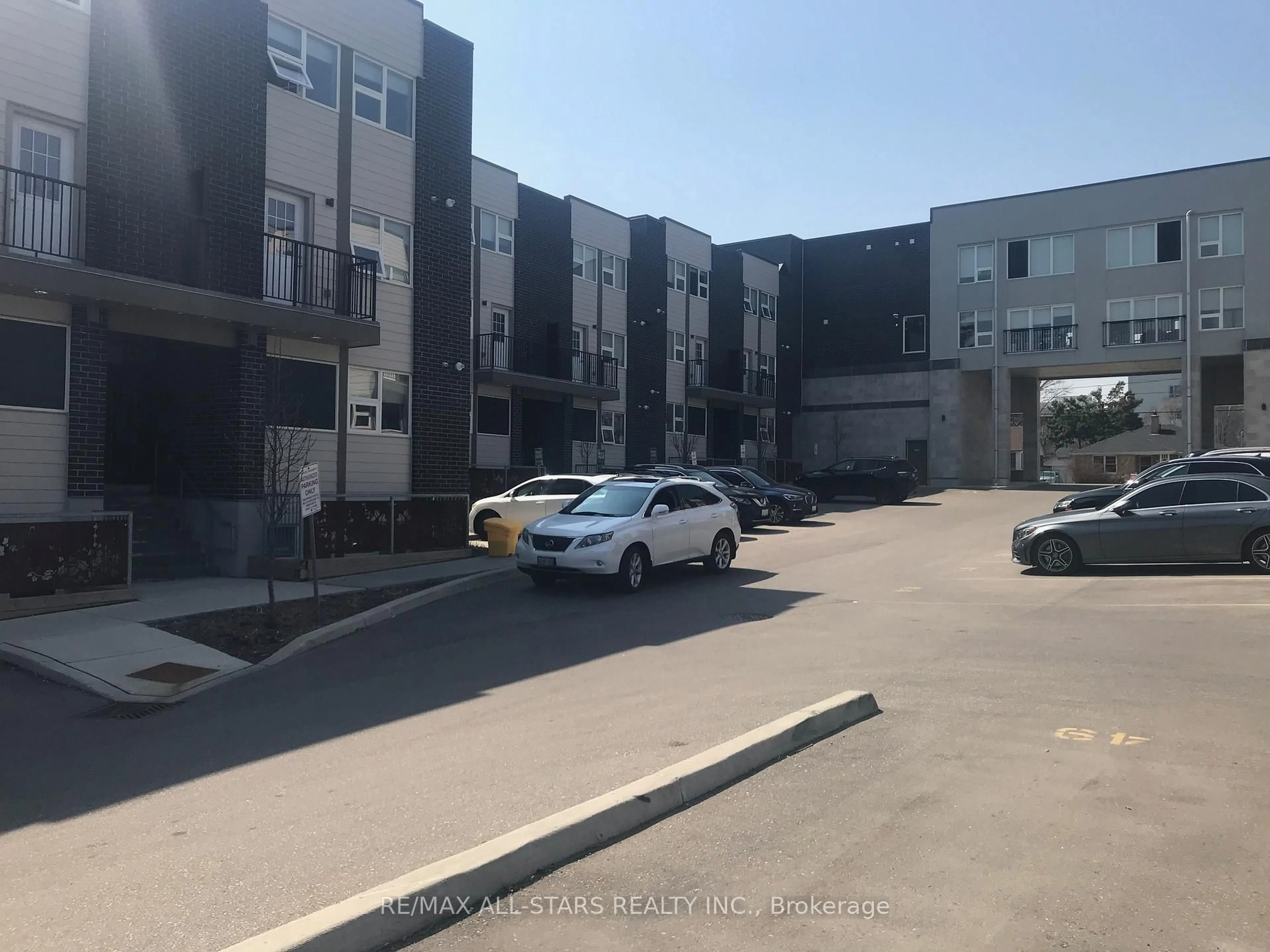 Parking for 338 Albert St #219, Waterloo Ontario N2L 3T8