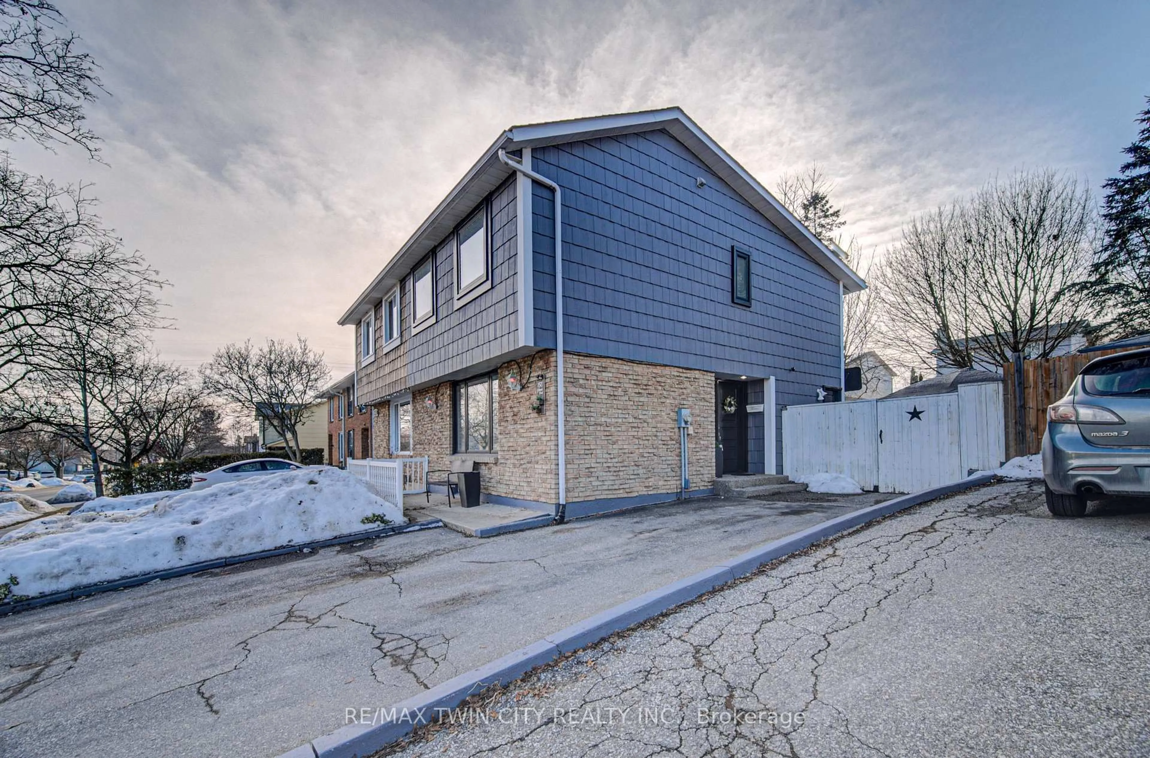 Unknown for 150 Glamis Rd, Cambridge Ontario N1R 6S9