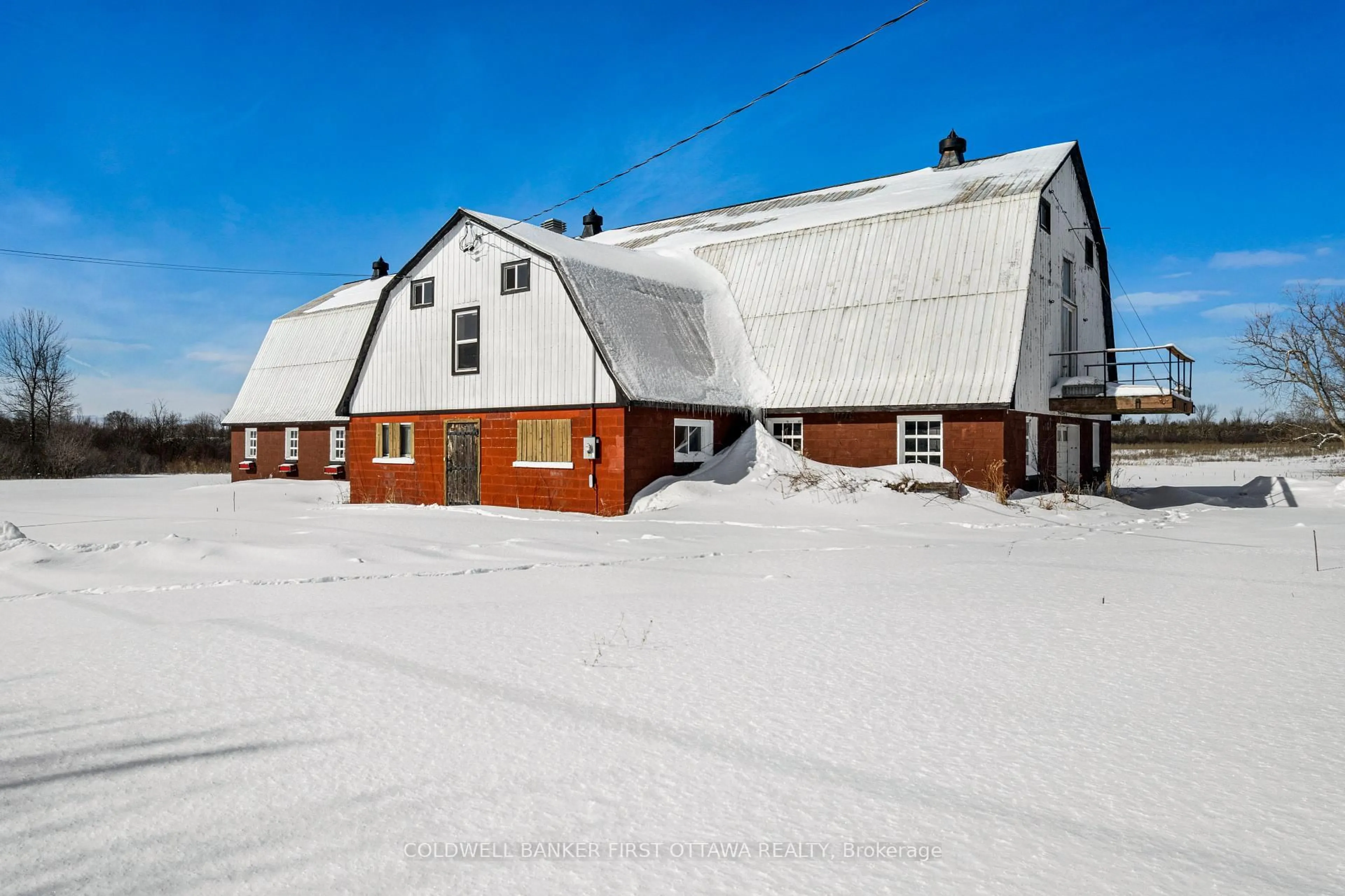 A pic from outside/outdoor area/front of a property/back of a property/a pic from drone, building for 10248 Dixie Rd, Elizabethtown-Kitley Ontario K0E 1A0