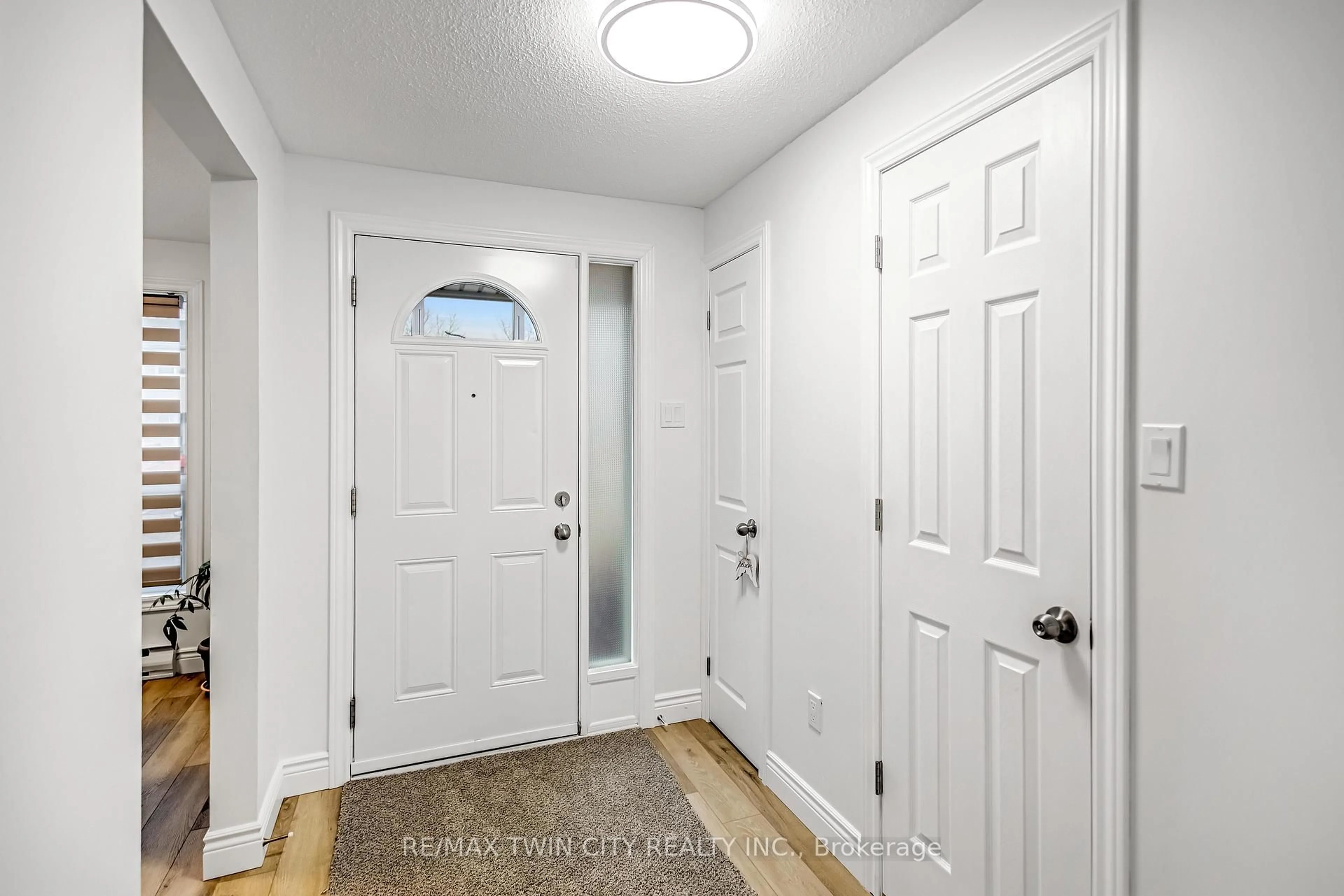 Indoor entryway for 494 Grey St #16, Brantford Ontario N3S 7S6