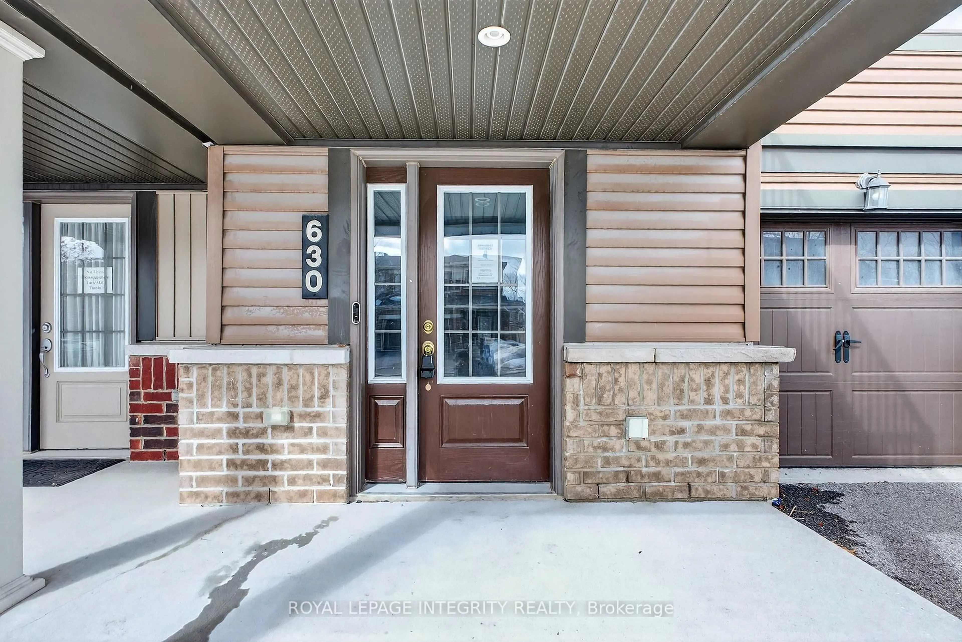 Indoor entryway for 630 Lauraleaf Cres, Ottawa Ontario K2J 6G9