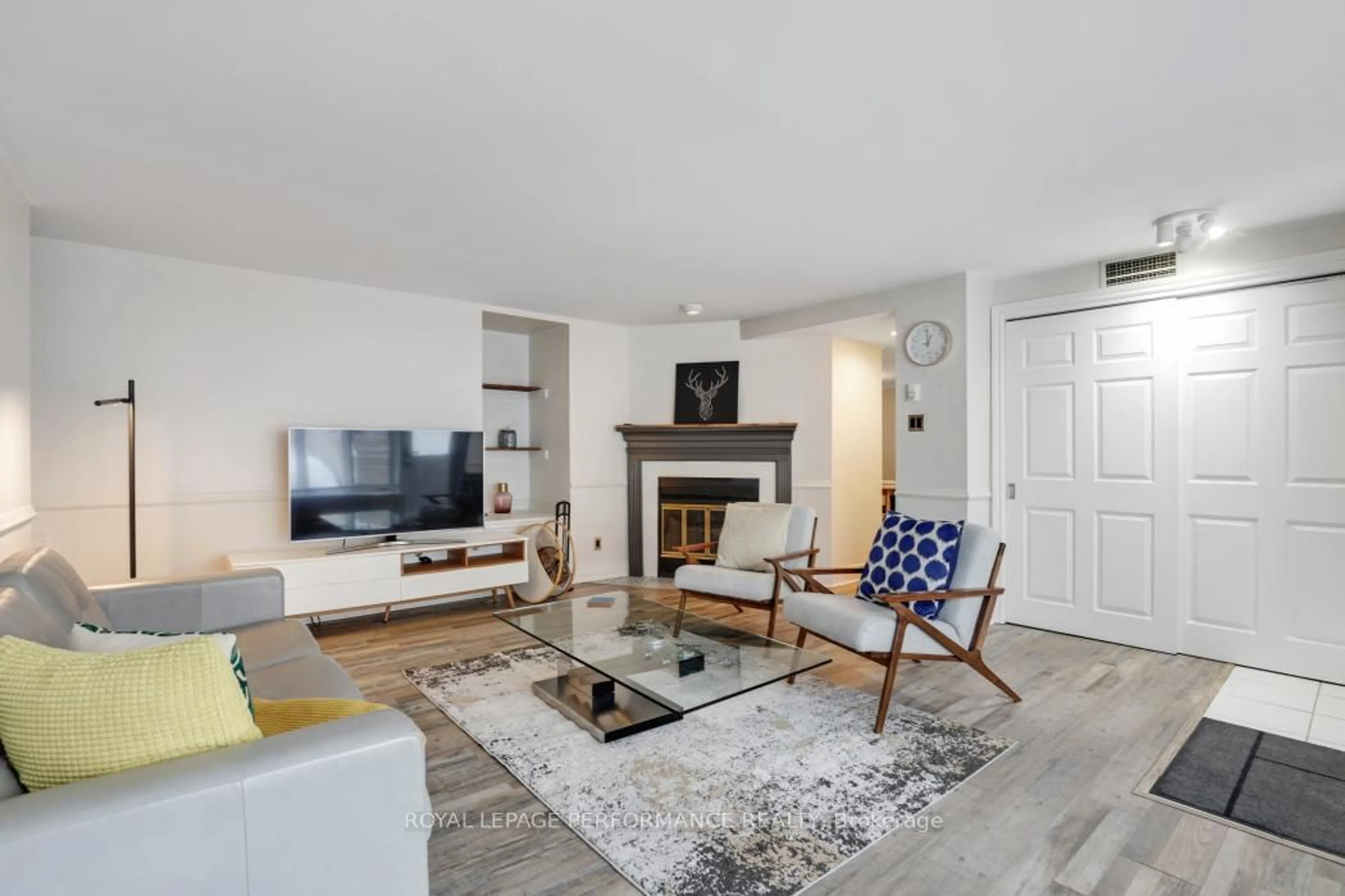 Living room with furniture, unknown for 292 Laurier Ave #3, Ottawa Ontario K1N 6P5