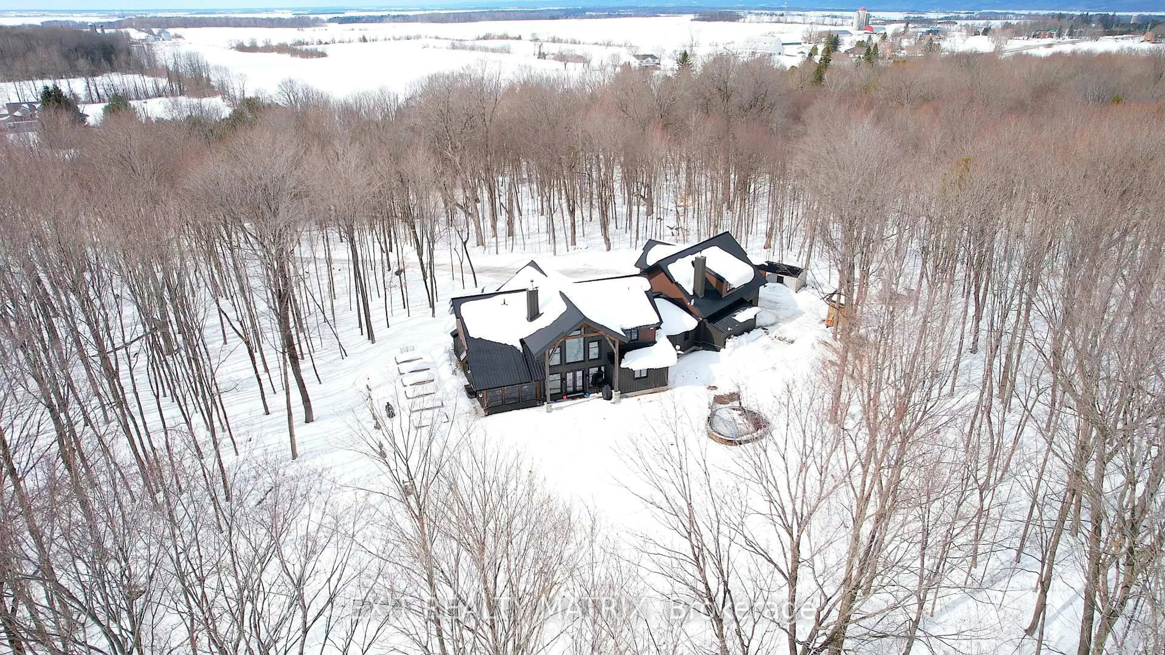 A pic from outside/outdoor area/front of a property/back of a property/a pic from drone, building for 2191 Cassburn Rd, Champlain Ontario K0B 1K0