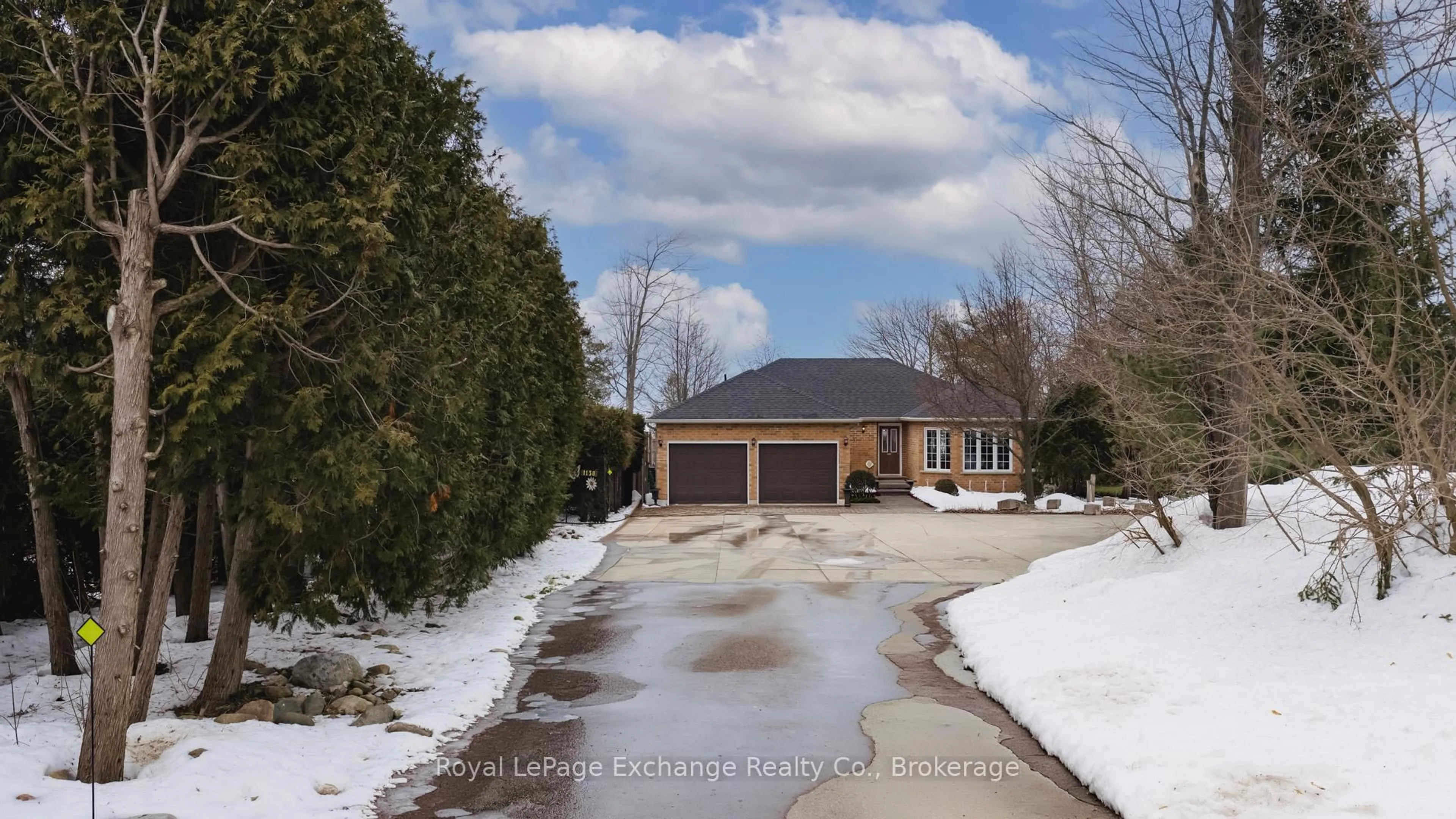 A pic from outside/outdoor area/front of a property/back of a property/a pic from drone, street for 1144 Shevchenko Blvd, Kincardine Ontario N2Z 1B4