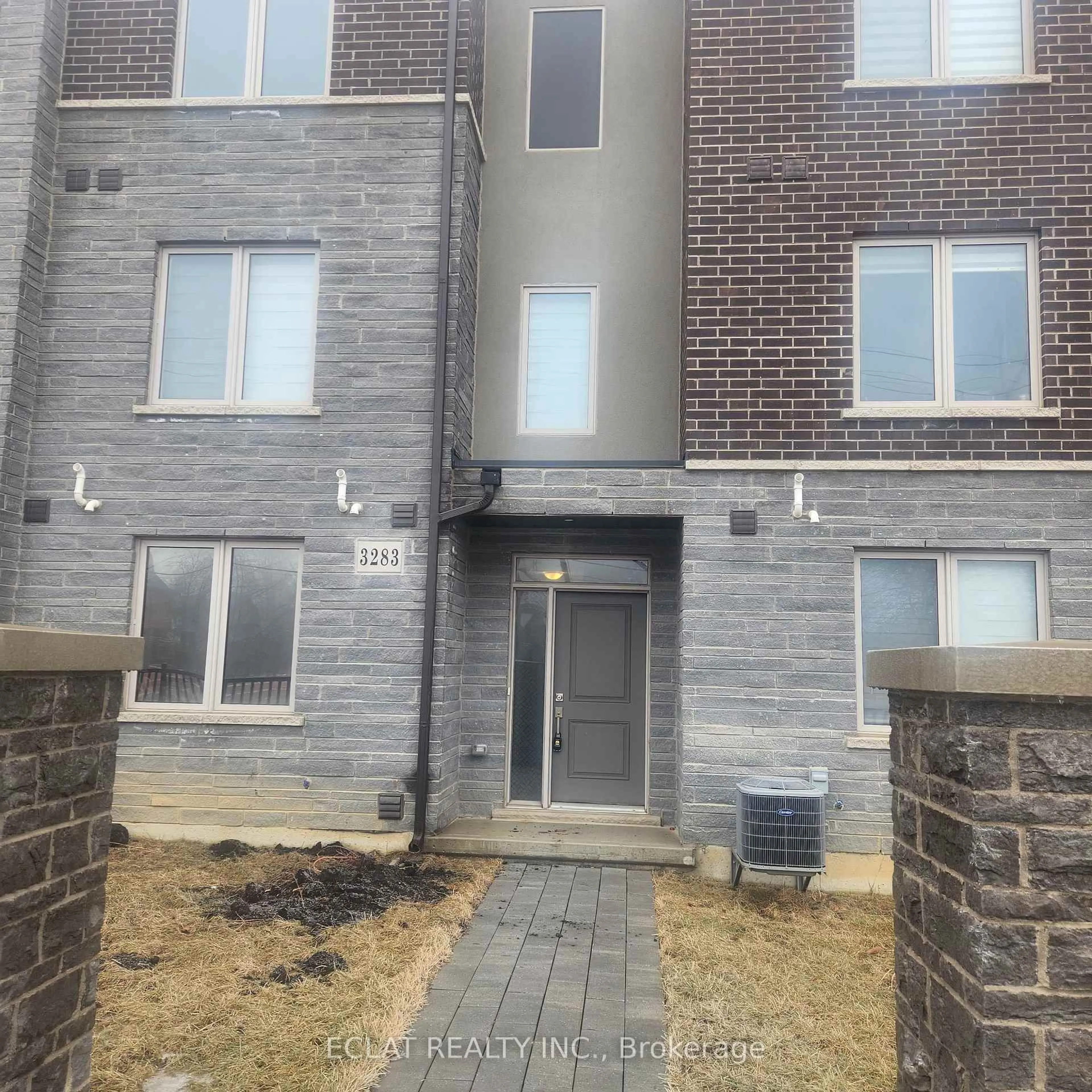 Home with brick exterior material, building for 3283 Homestead Dr, Hamilton Ontario L0R 1W0