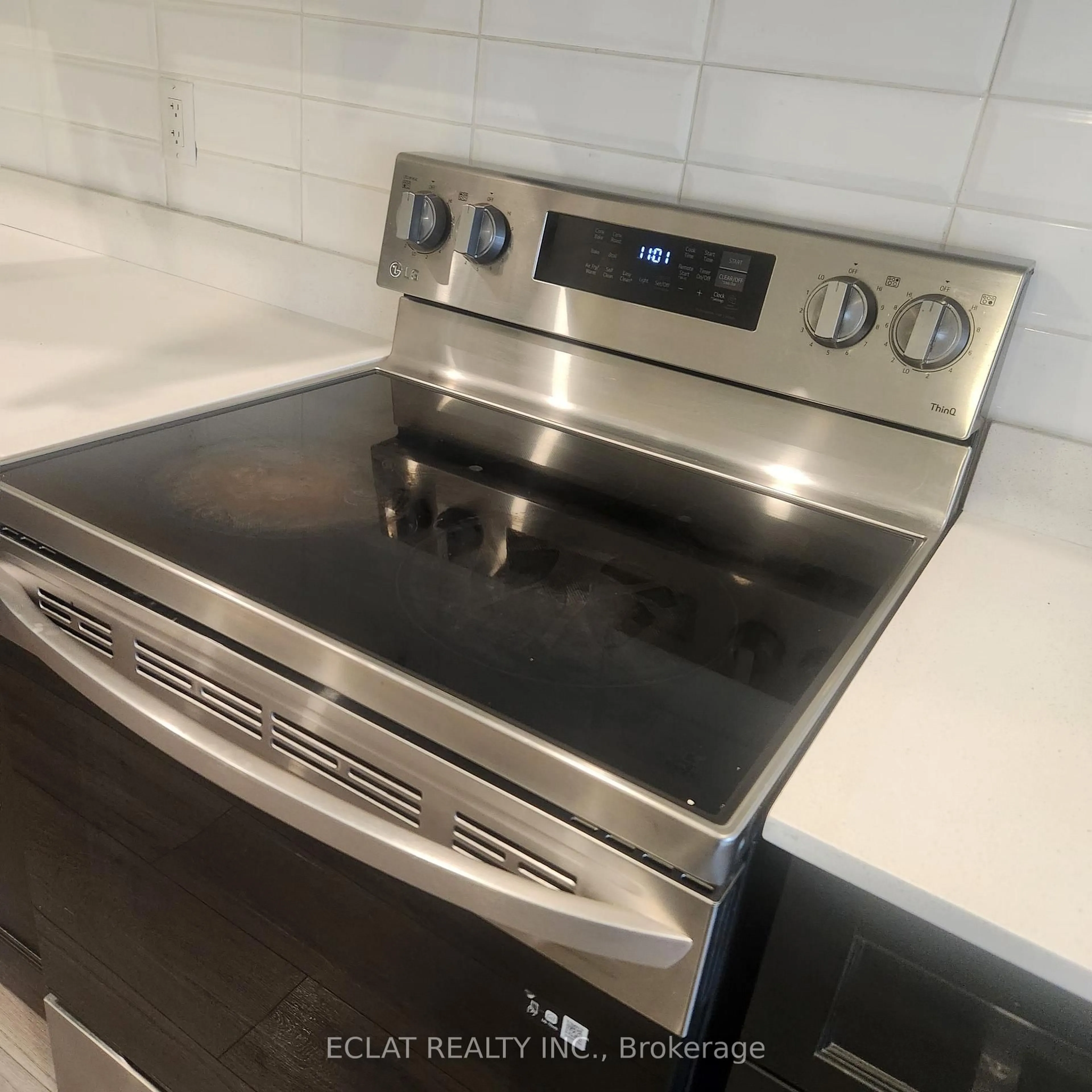 Standard kitchen, unknown for 3283 Homestead Dr, Hamilton Ontario L0R 1W0