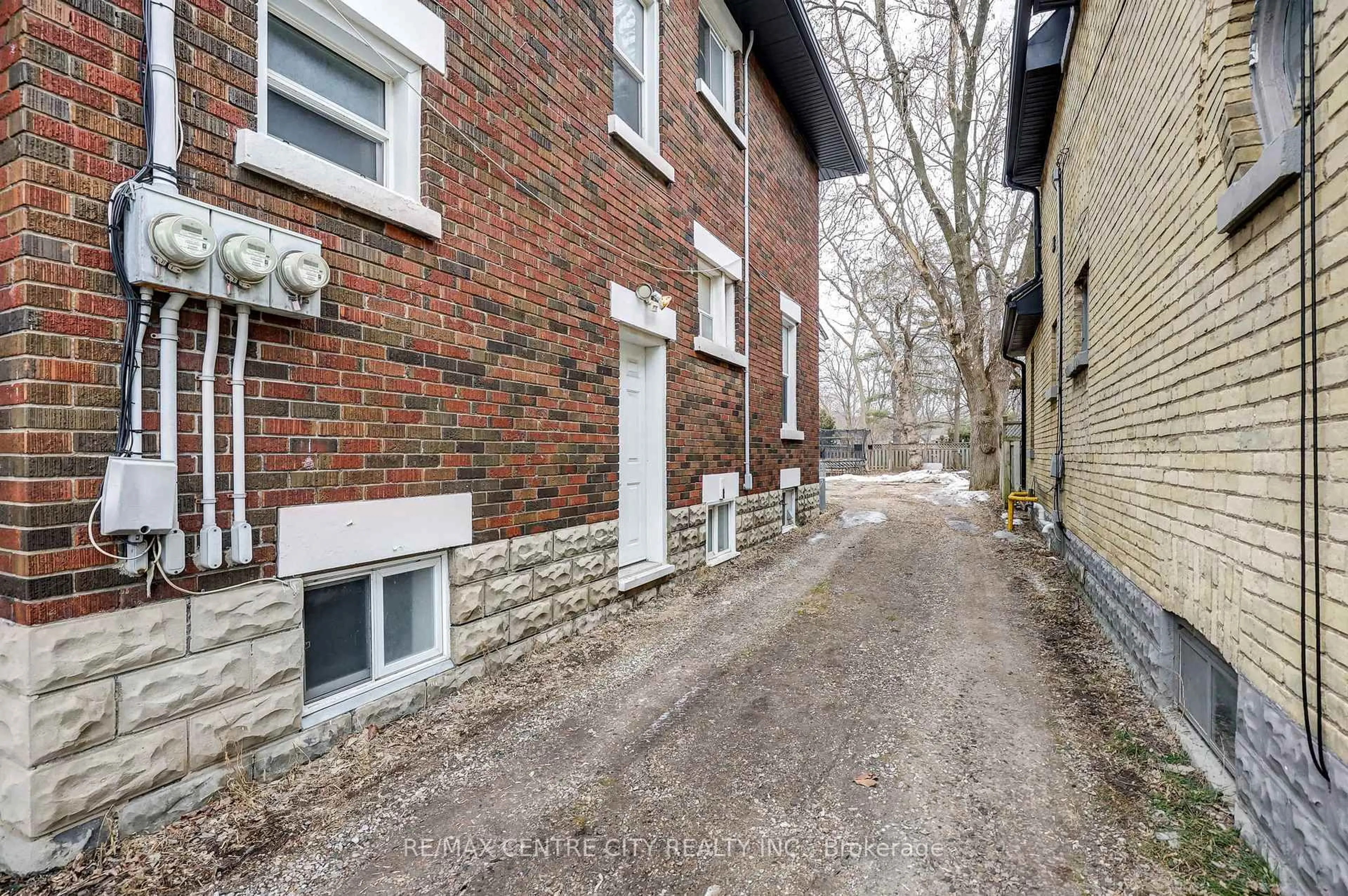 Patio, street for 84 Wharncliffe Rd, London South Ontario N6J 2K1