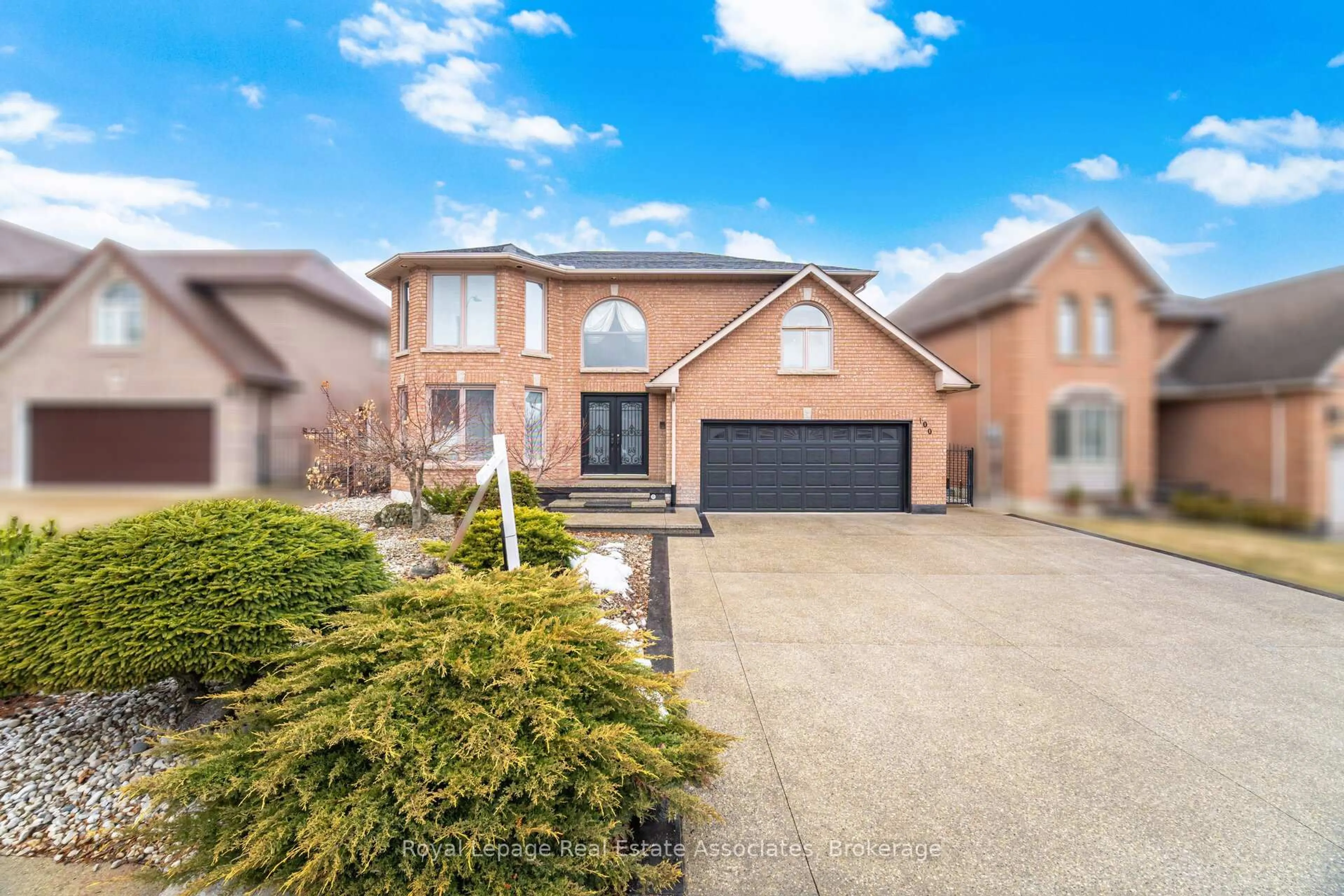 Home with brick exterior material, street for 100 National Dr, Hamilton Ontario L8G 5B3