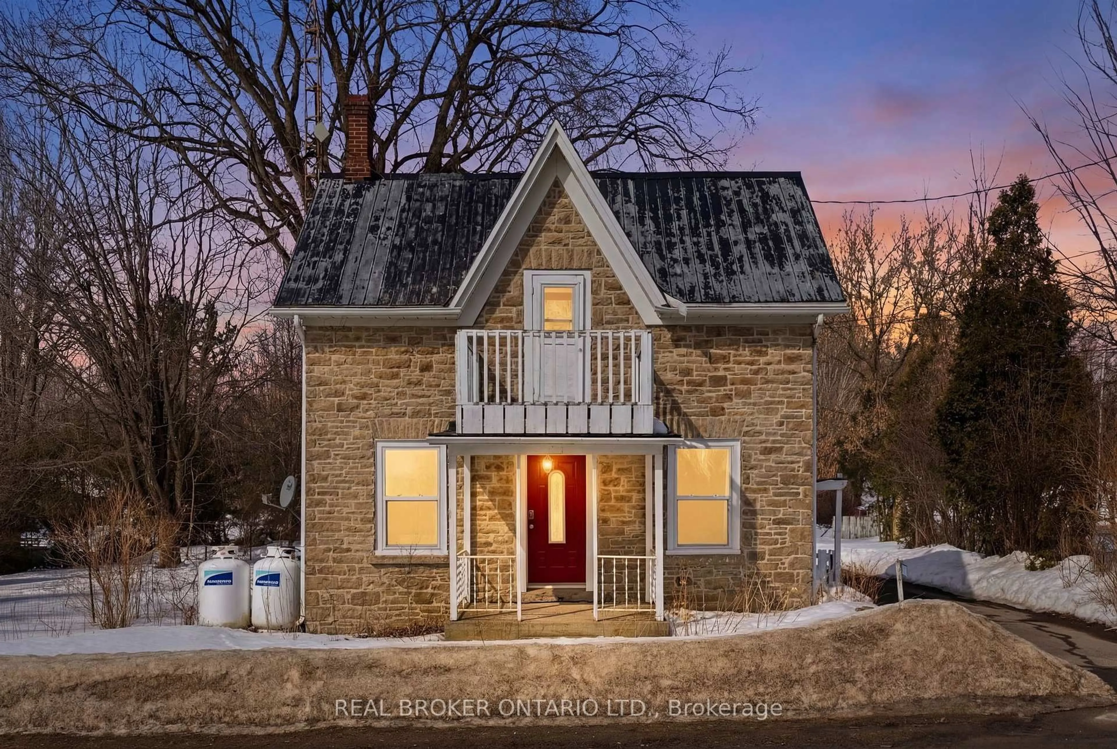 Home with brick exterior material, building for 2800 County 21 Rd, Edwardsburgh/Cardinal Ontario K0E 1X0