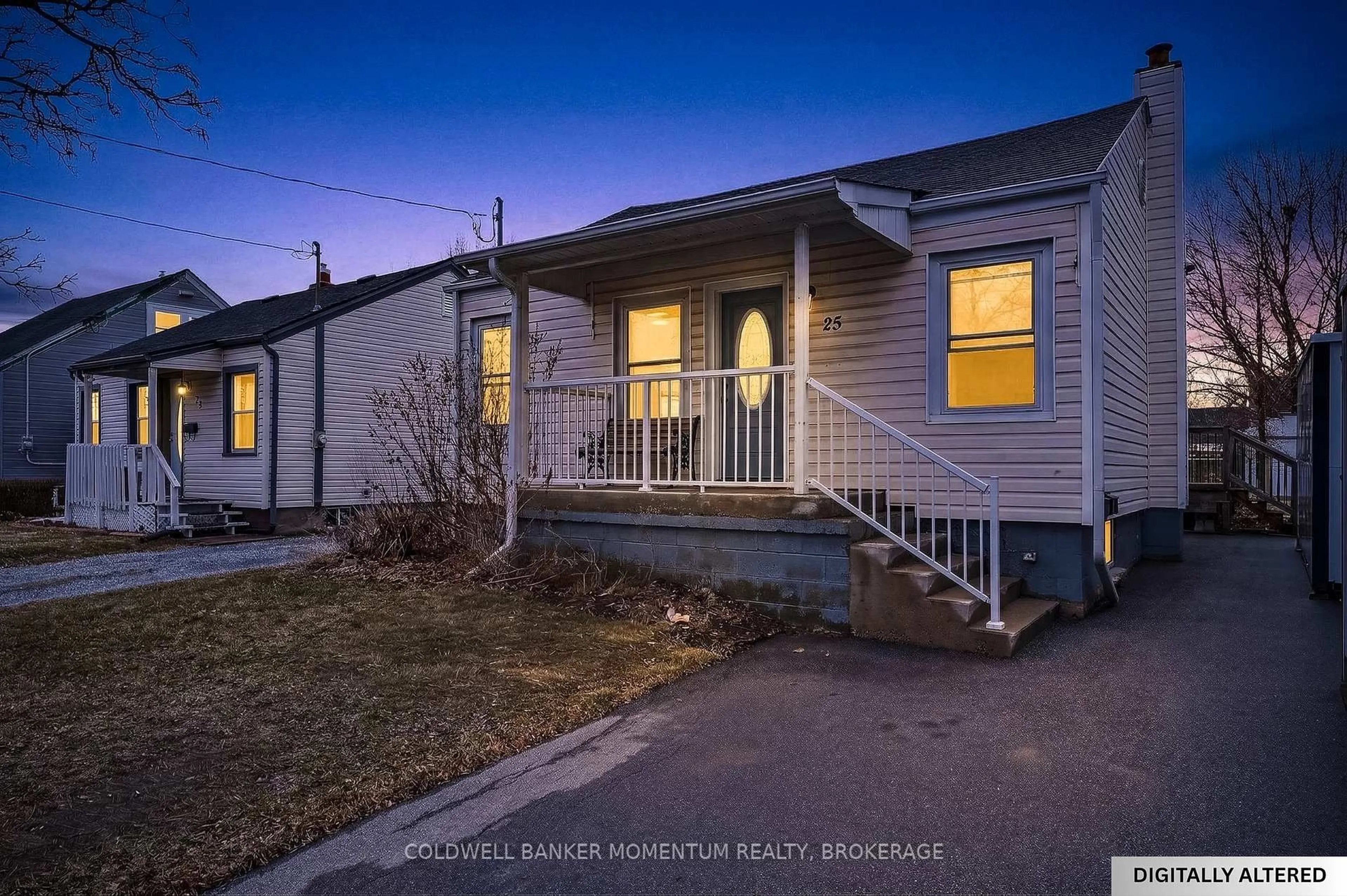 Home with vinyl exterior material, street for 25 Coventry St, St. Catharines Ontario L2R 2X6