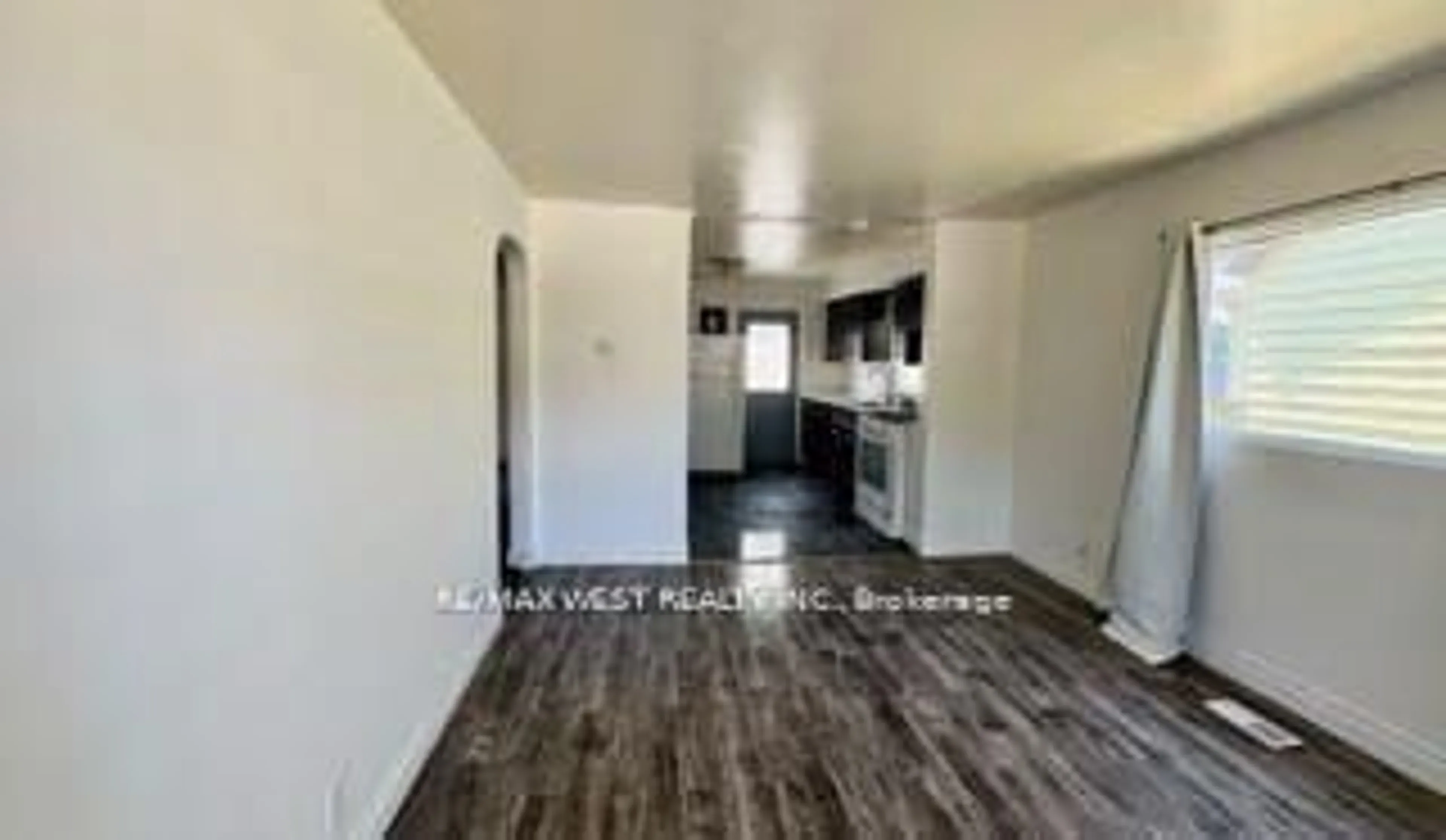 A pic of a room for 643 Charles St, Windsor Ontario N8X 3G6