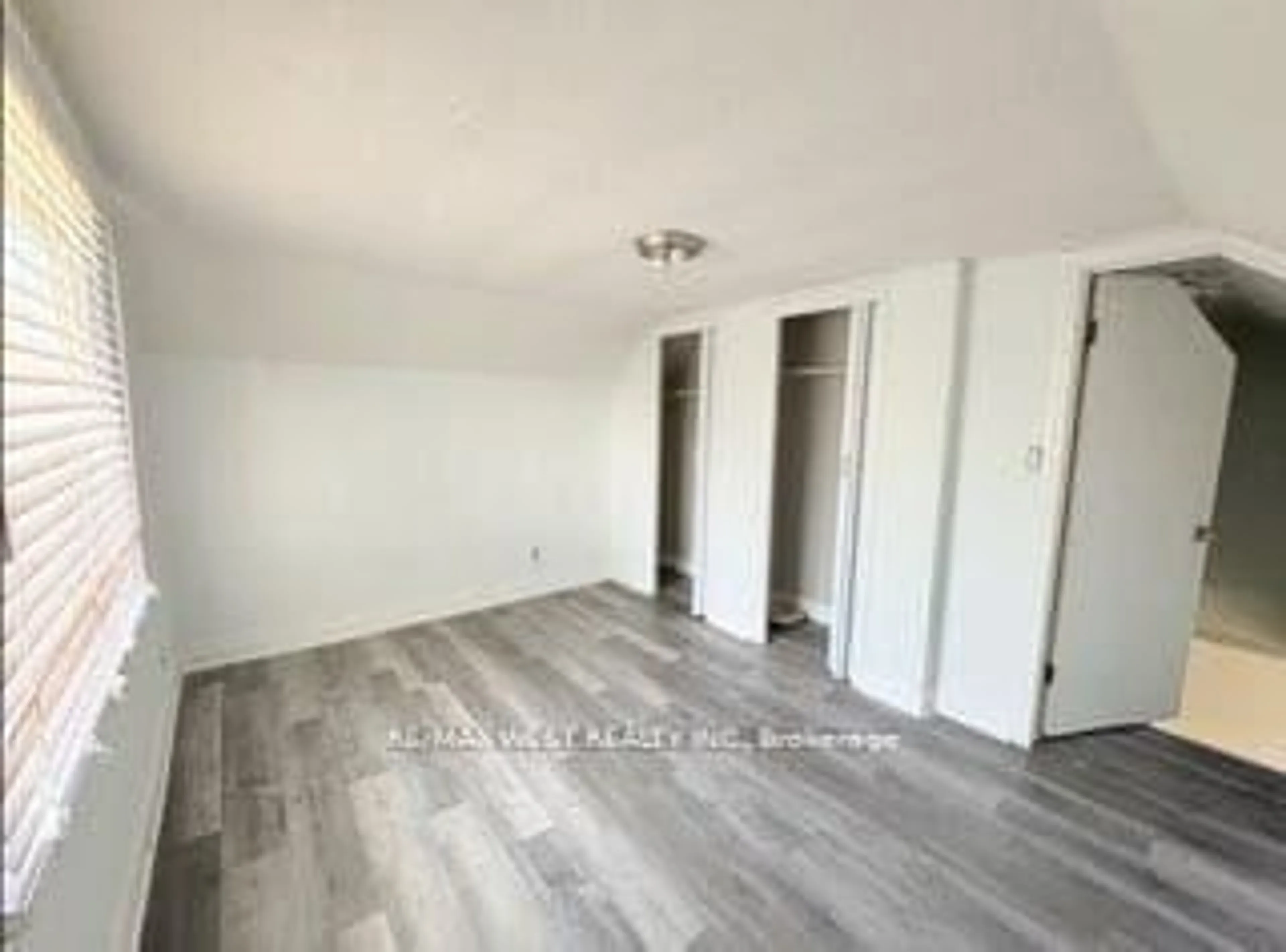 A pic of a room for 643 Charles St, Windsor Ontario N8X 3G6