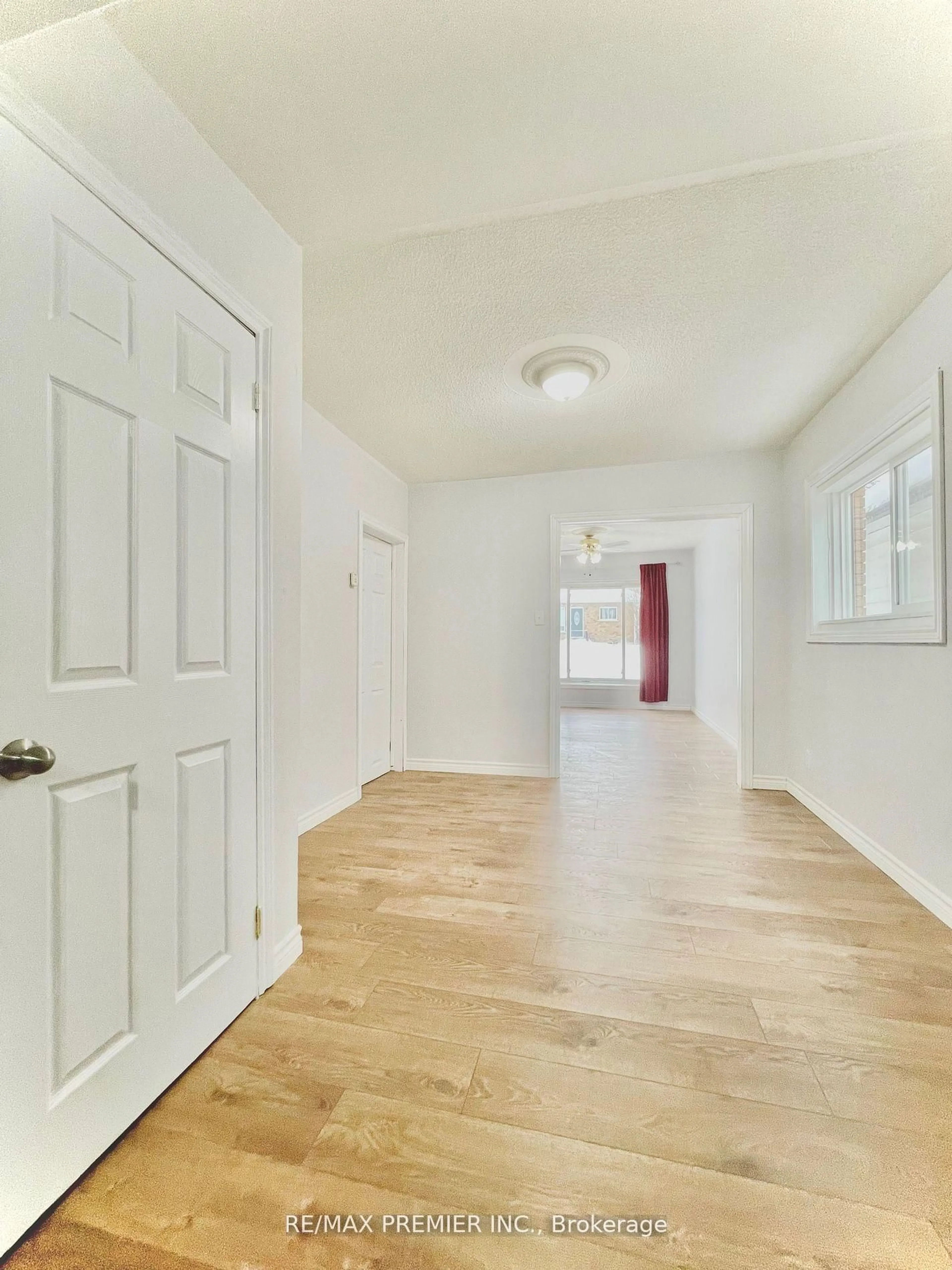 Indoor entryway for 365 Bessie Ave, Greater Sudbury Ontario P3C 4H6