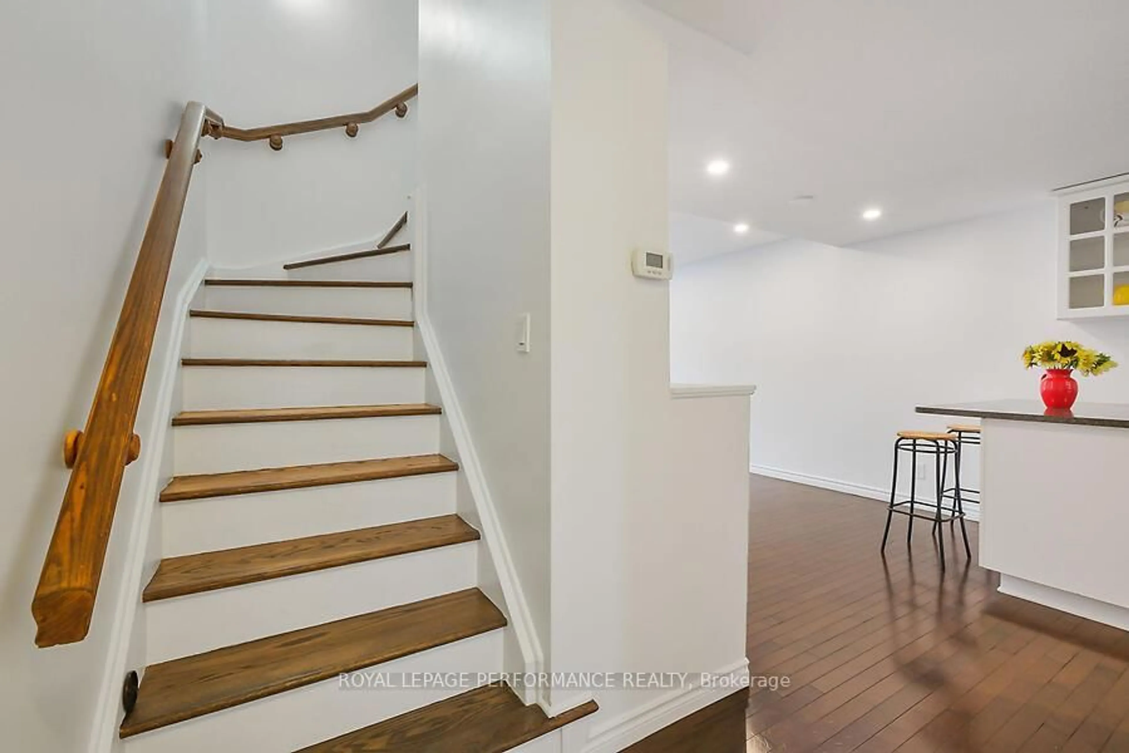 Stairs for 2654 Draper Ave, Ottawa Ontario K2H 6Z9