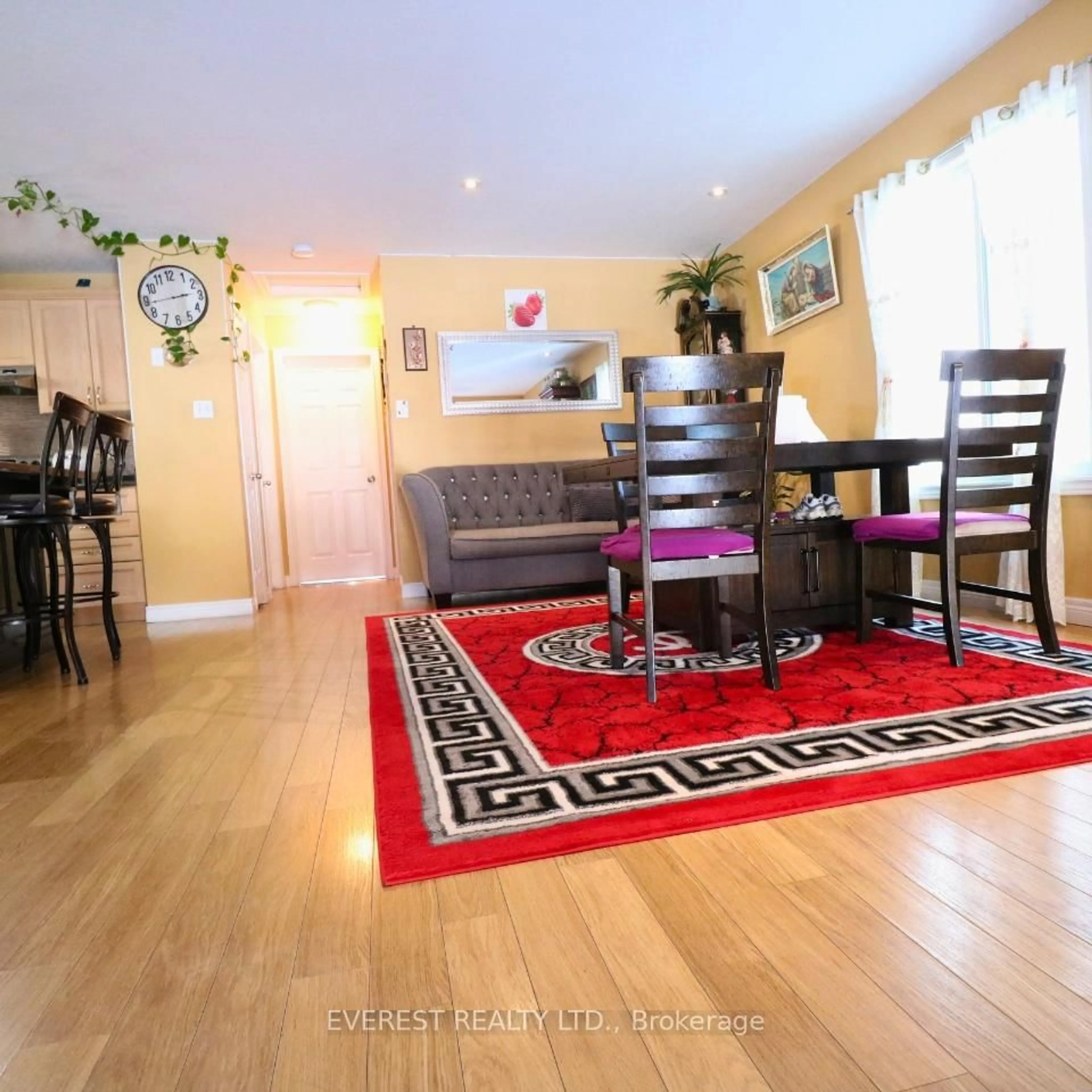 Dining room, unknown for 949 MARIGOLD St, London North Ontario N5X 4N8