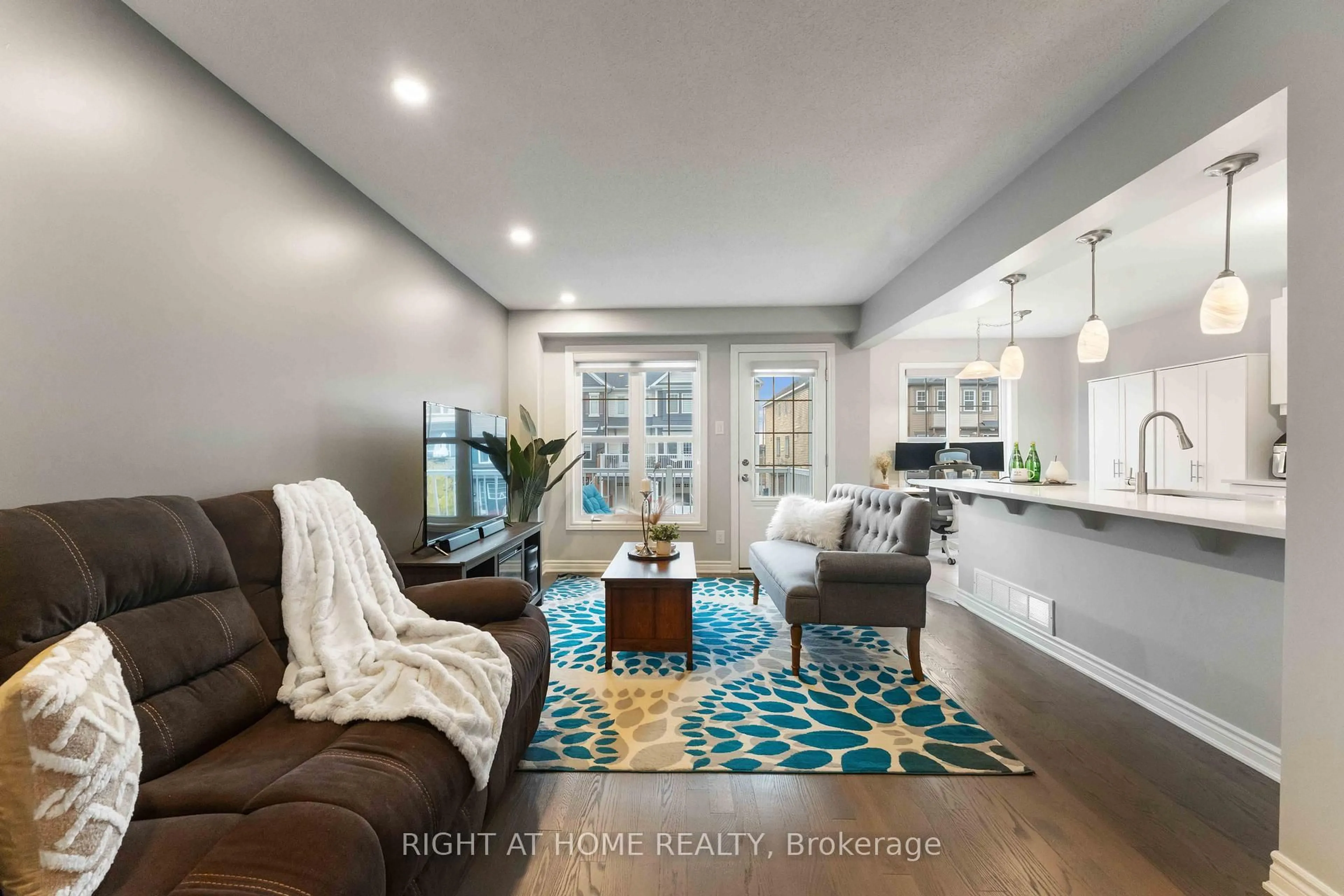 Living room with furniture, unknown for 118 Helenium Lane, Orleans Ontario K4A 1C6