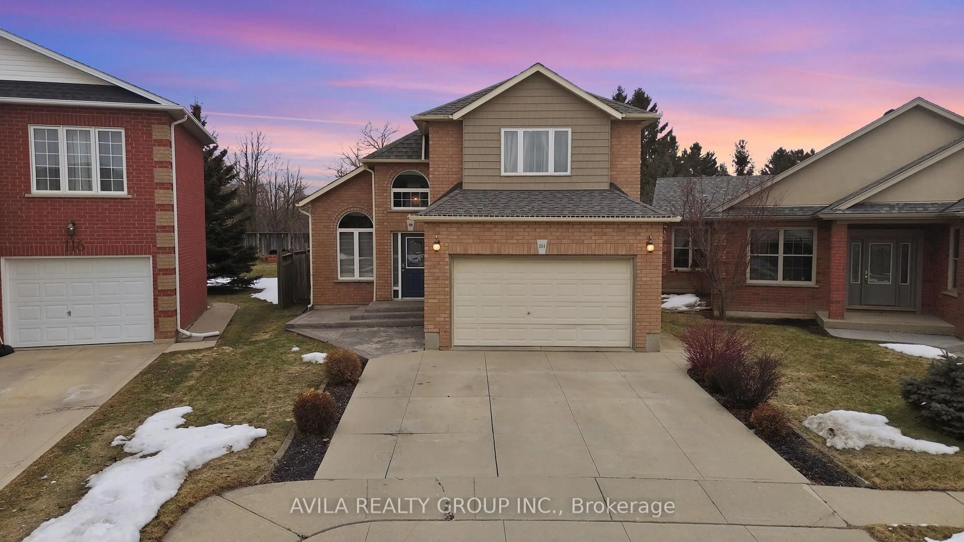 Home with brick exterior material, street for 114 Braemar Ave, Haldimand Ontario N3W 2L8