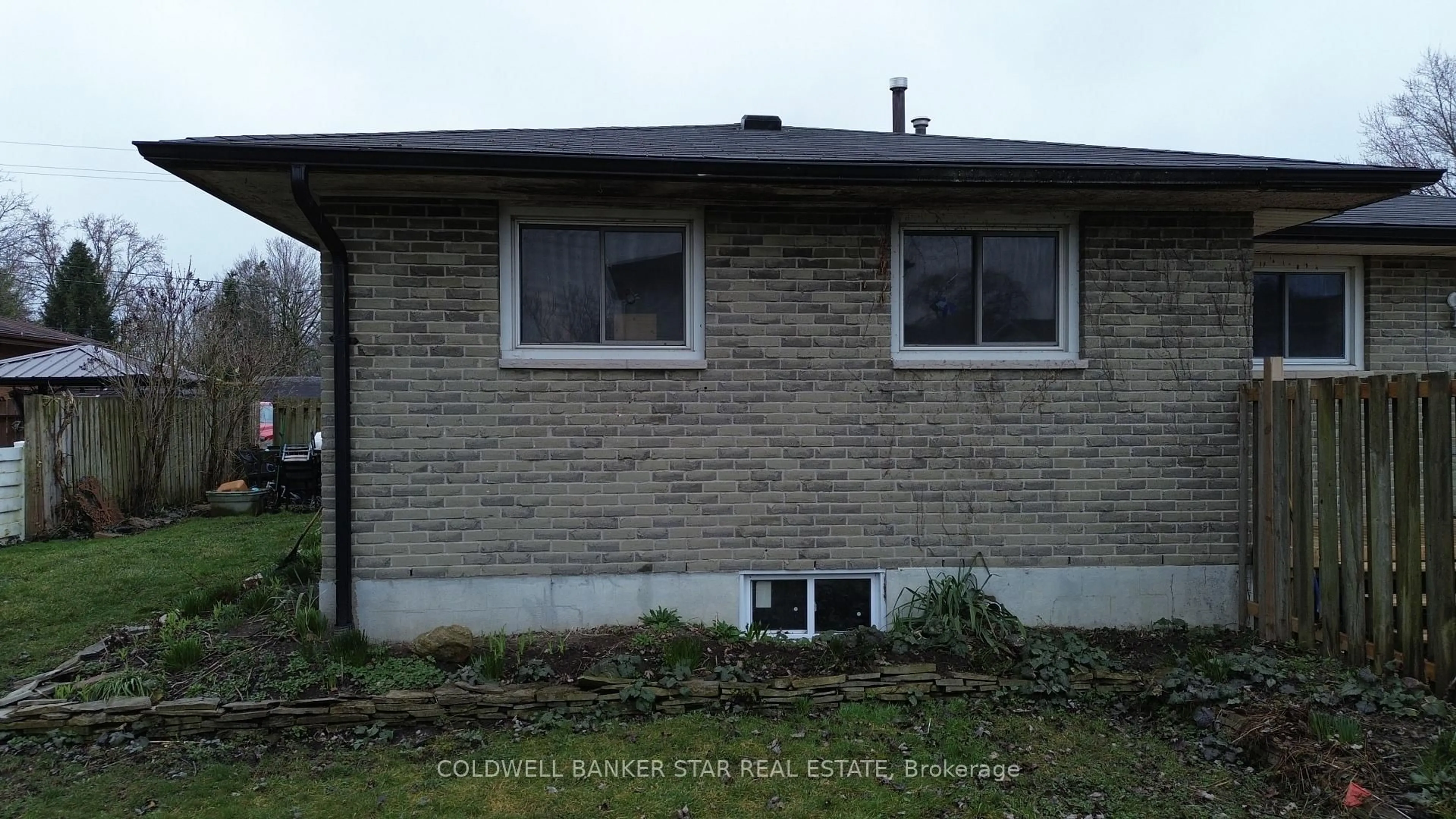 Home with brick exterior material, building for 109 A Victoria St, Southwest Middlesex Ontario N0L 1M0