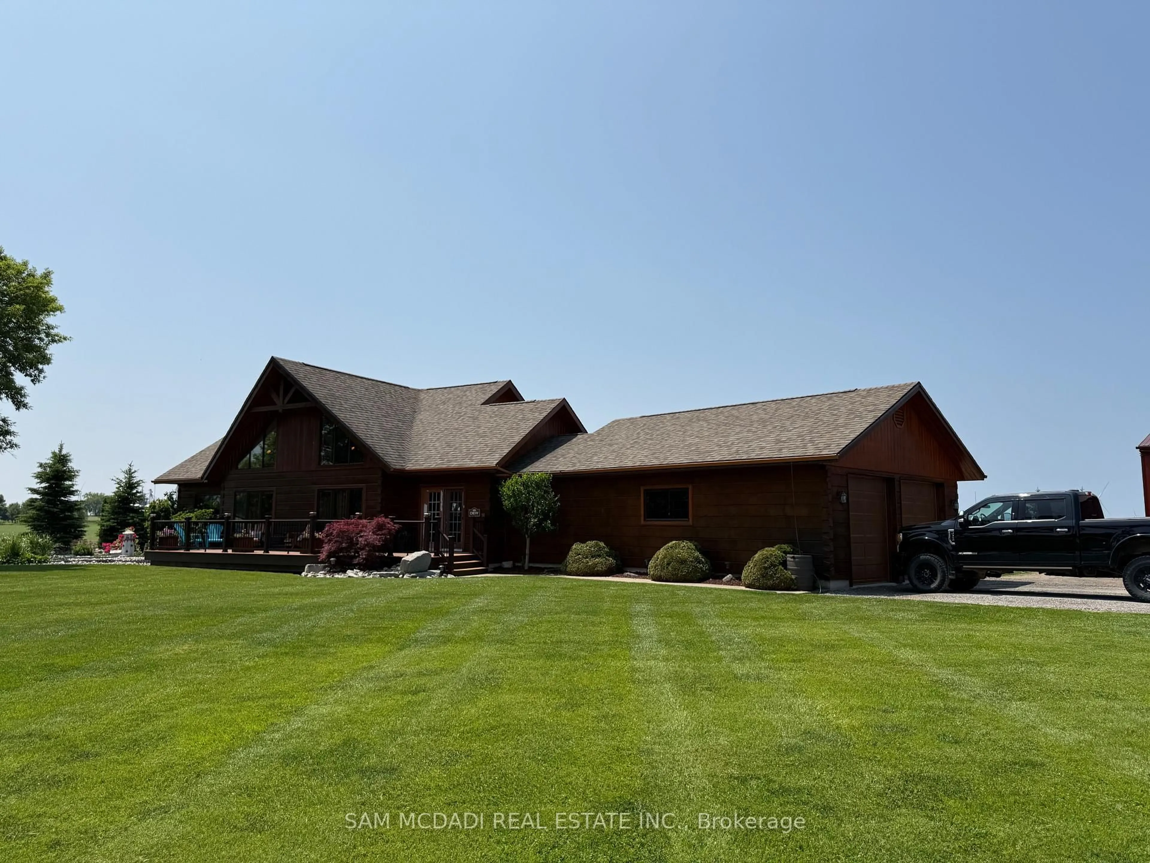 A pic from outside/outdoor area/front of a property/back of a property/a pic from drone, mountain view for 8529 Kinnaird Rd, Lambton Shores Ontario N0N 1J3