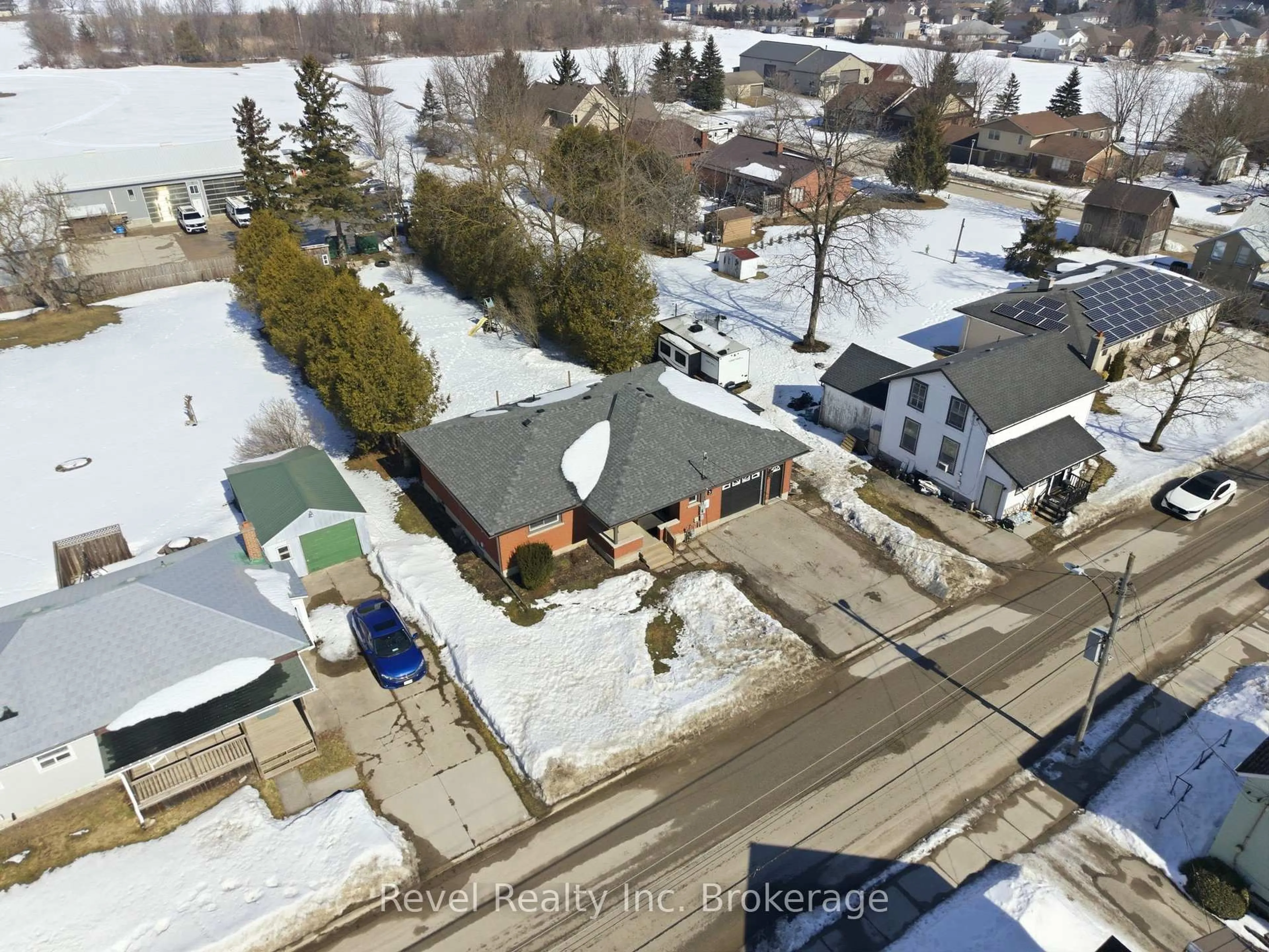 A pic from outside/outdoor area/front of a property/back of a property/a pic from drone, street for 73 Jacob St, East Zorra-Tavistock Ontario N0B 2R0