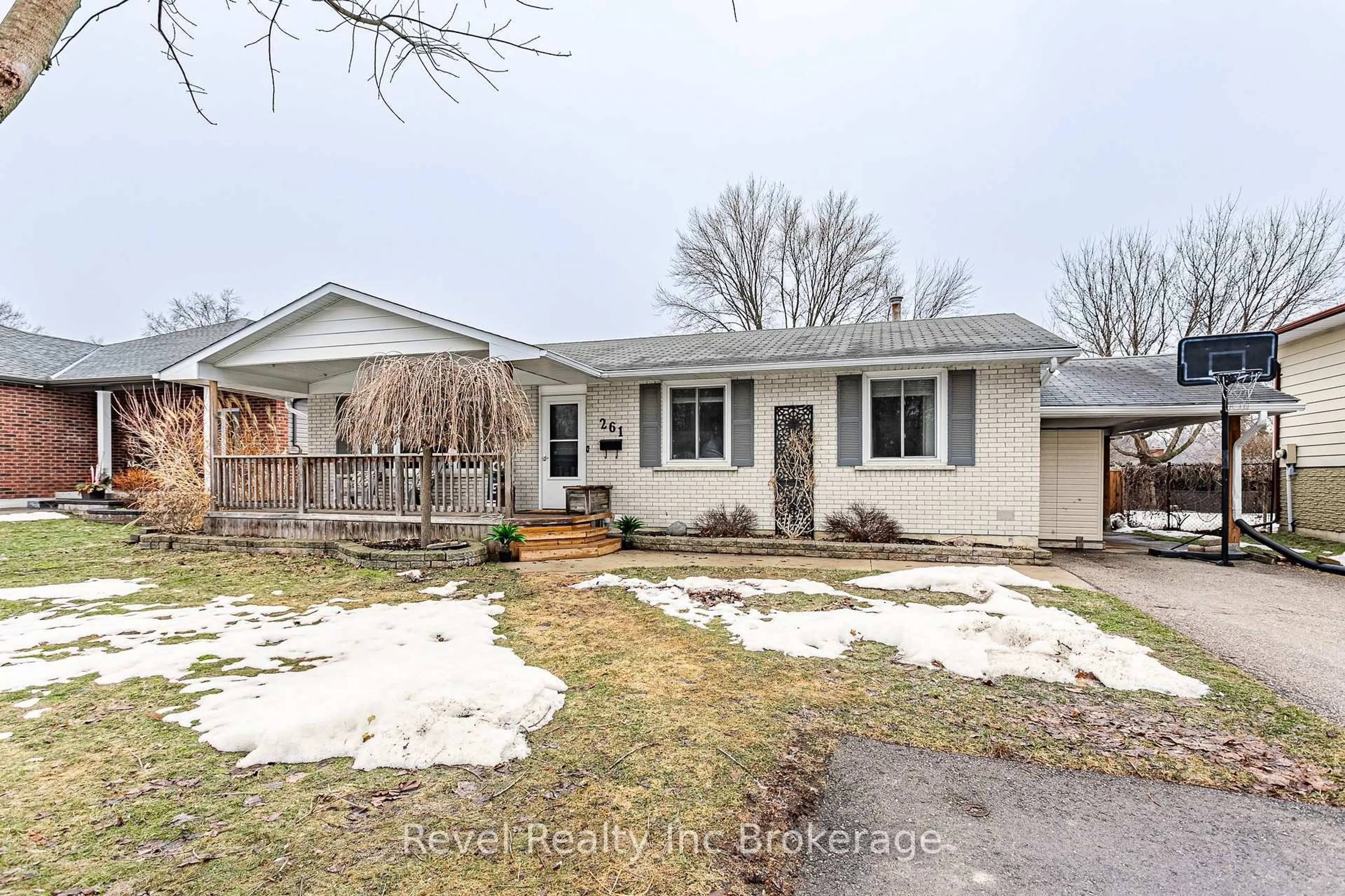 Unknown for 261 Centre St, Ingersoll Ontario N5C 3N8