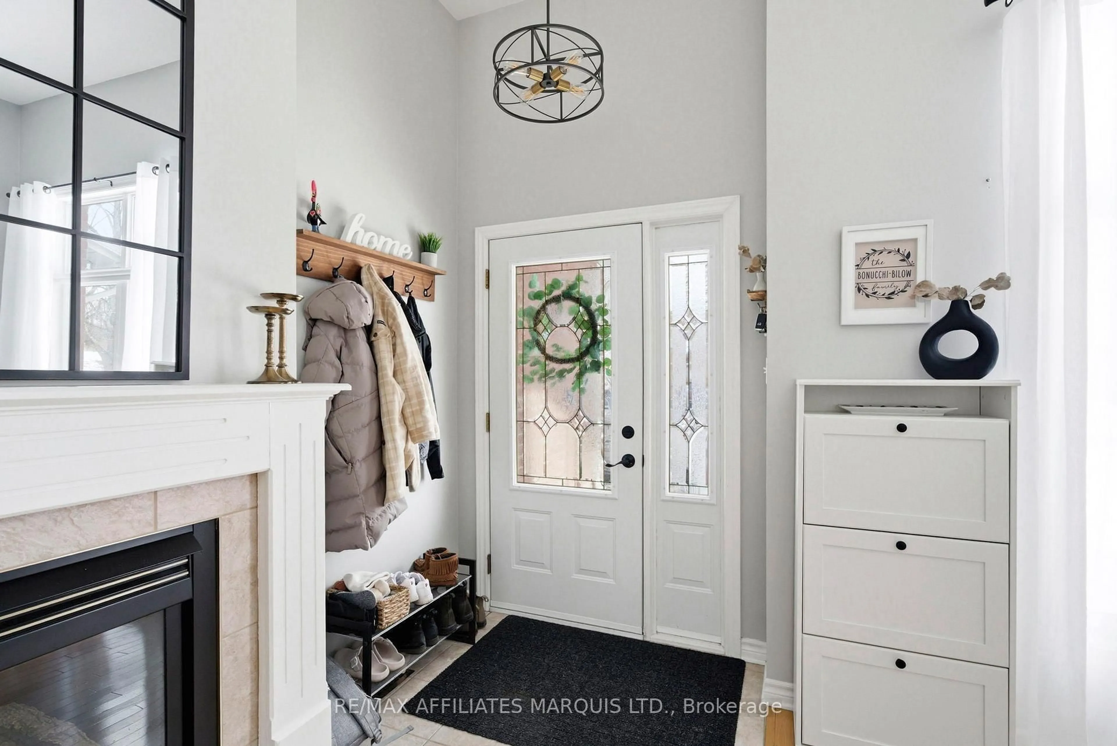 Indoor entryway for 2340 Emily Cres, Cornwall Ontario K6H 7M6