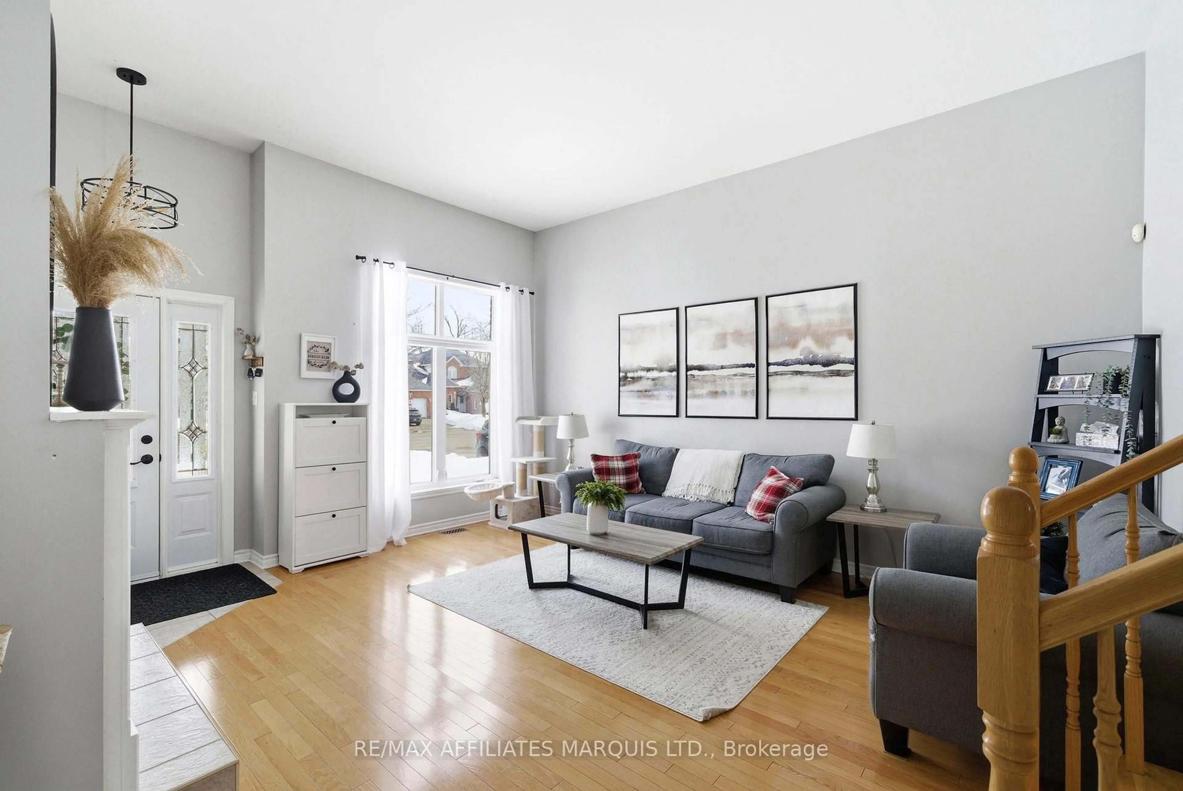 Living room with furniture, unknown for 2340 Emily Cres, Cornwall Ontario K6H 7M6