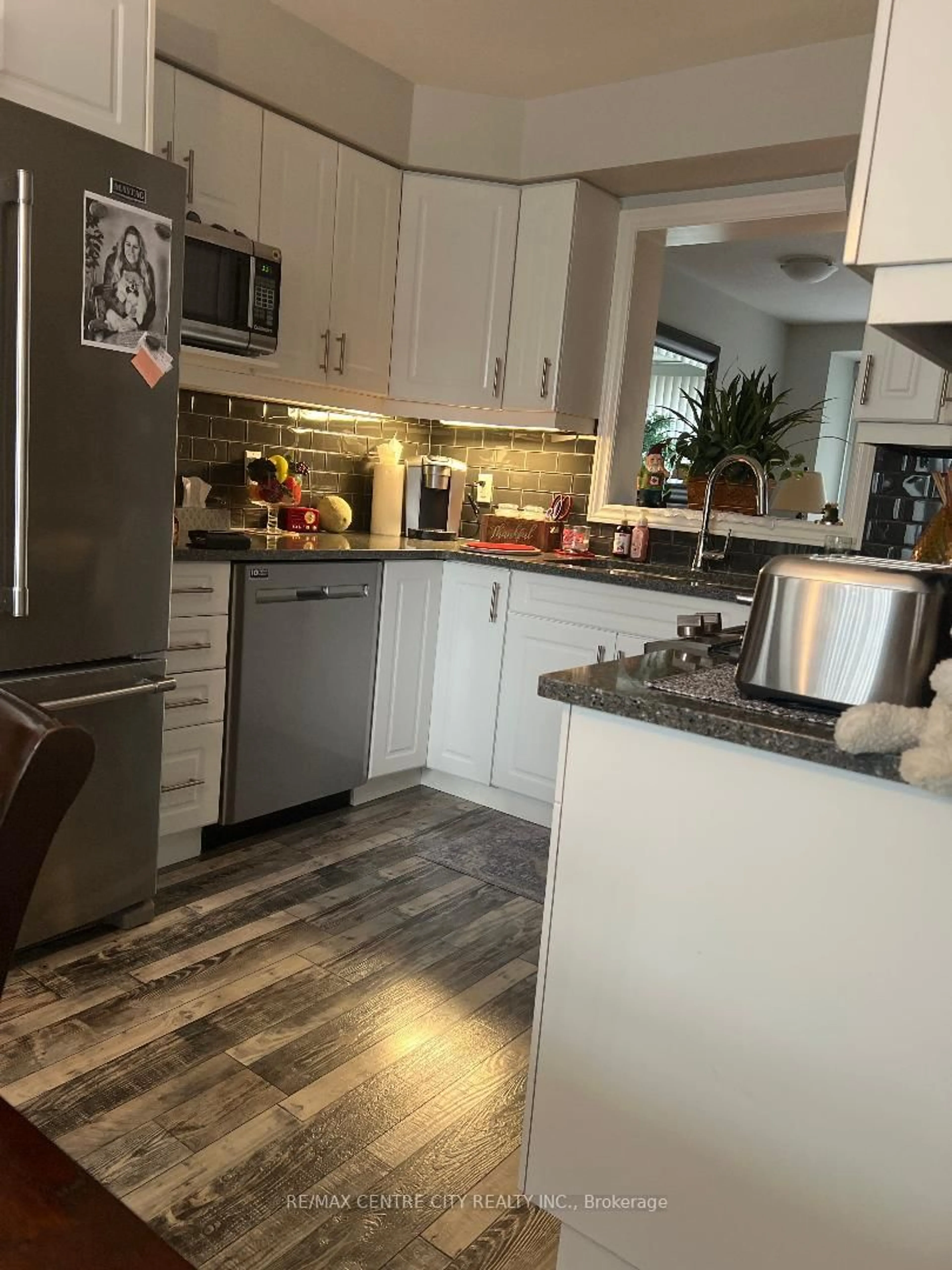 Open concept kitchen, unknown for 1061 EAGLETRACE Dr #69, London North Ontario N6G 0T3