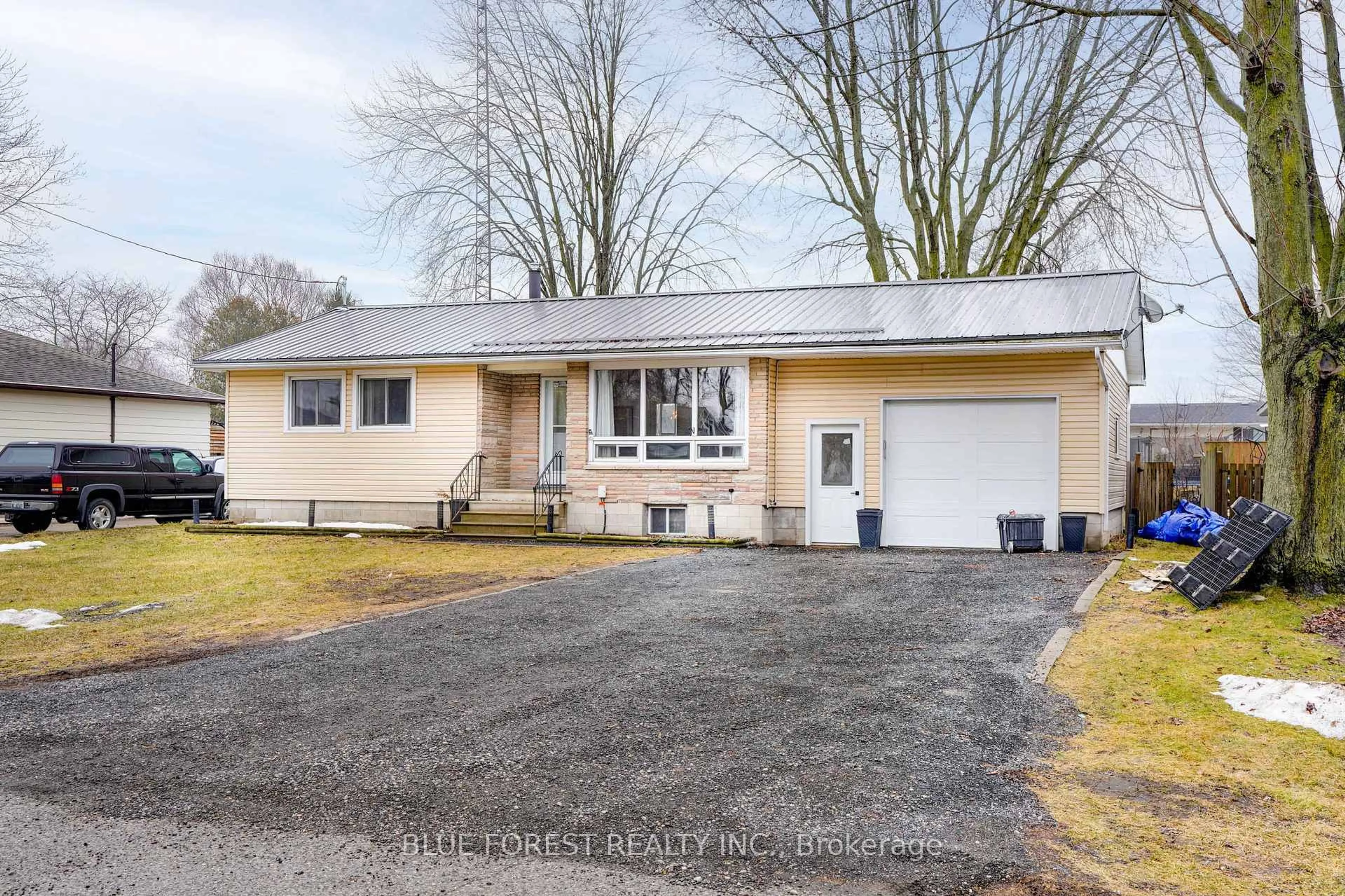 Home with vinyl exterior material, street for 218 Maple St, West Elgin Ontario N0L 2P0