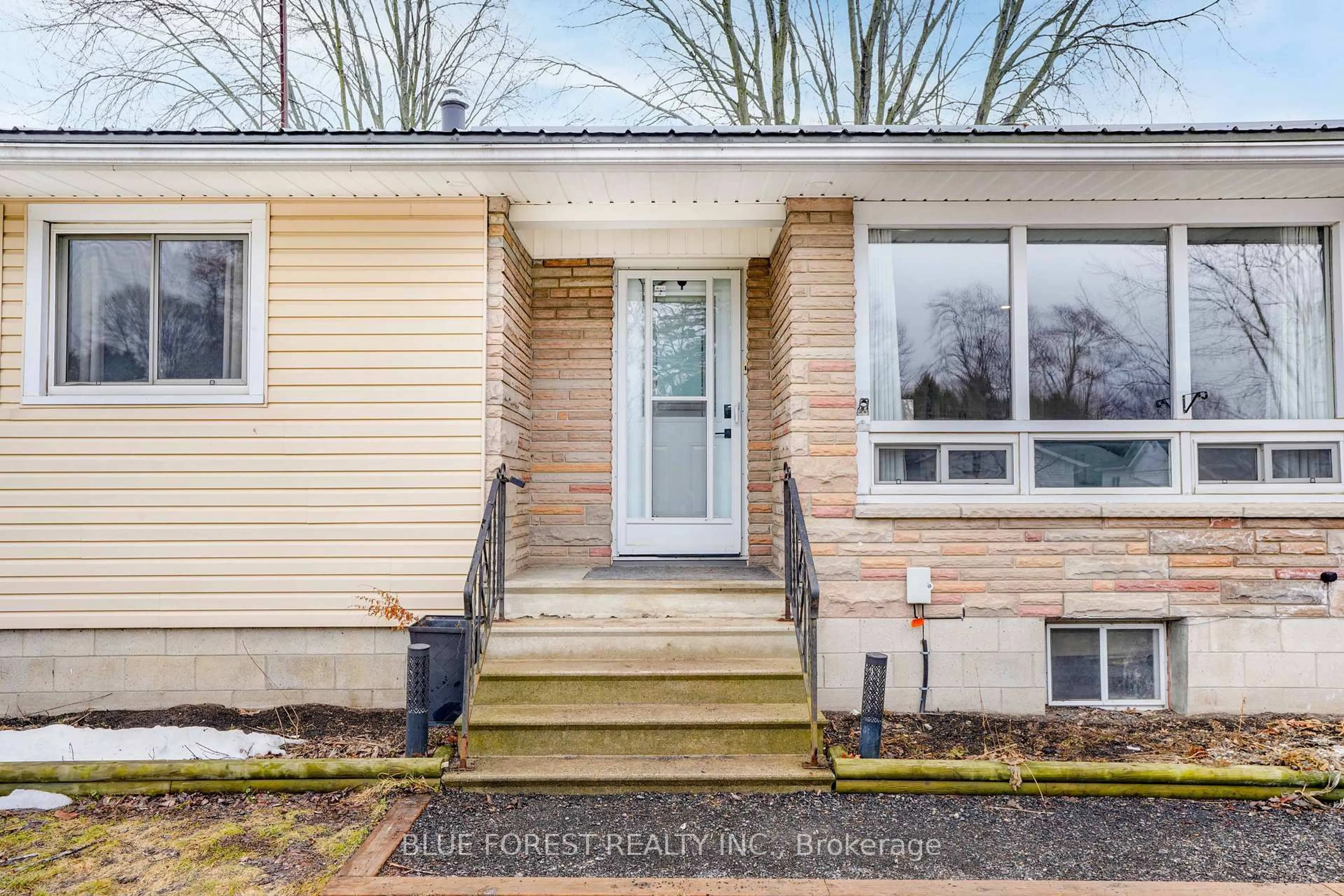 Home with vinyl exterior material, street for 218 Maple St, West Elgin Ontario N0L 2P0