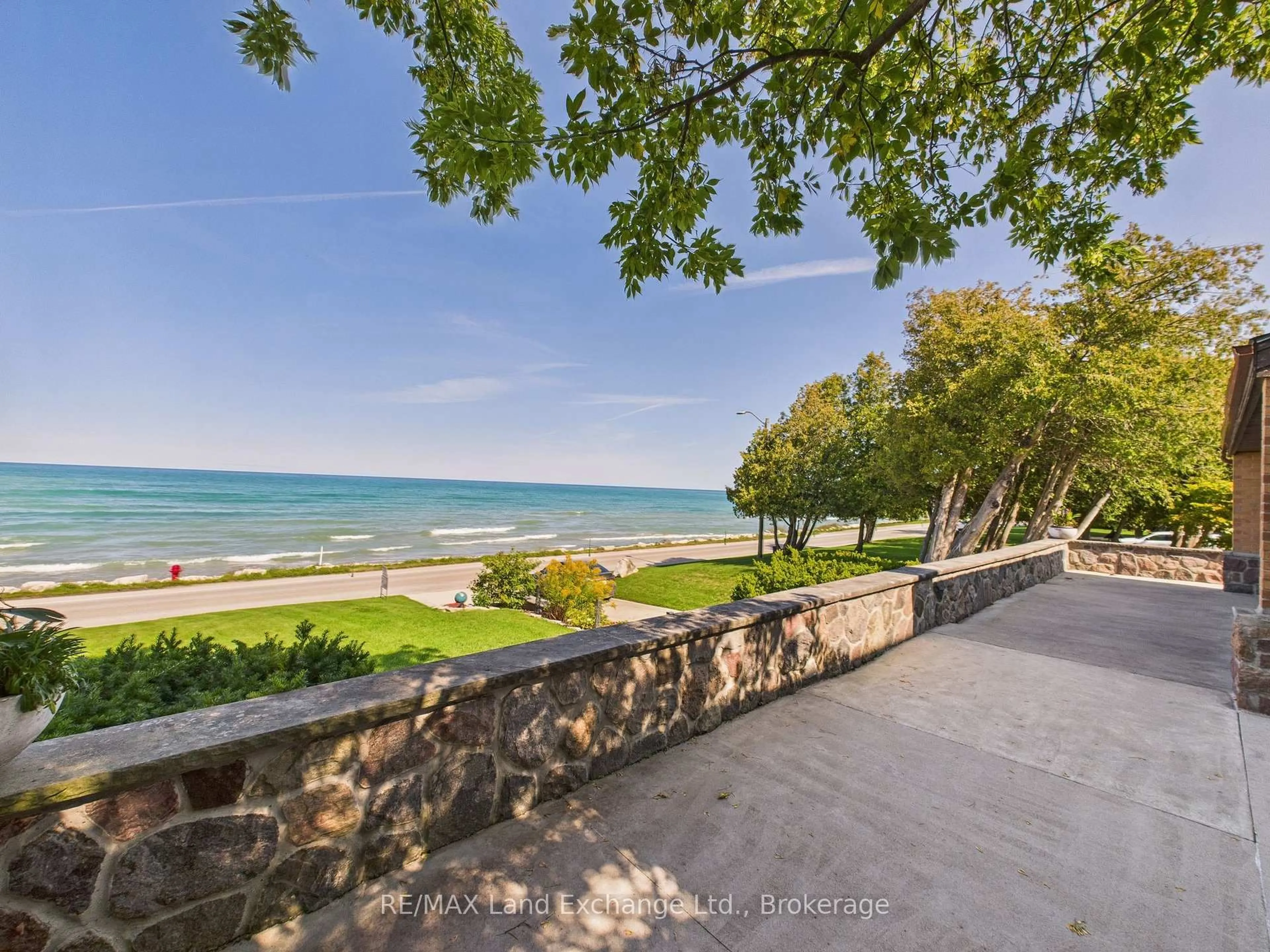 A pic from outside/outdoor area/front of a property/back of a property/a pic from drone, water/lake/river/ocean view for 147 Goderich St, Kincardine Ontario N2Z 2K9