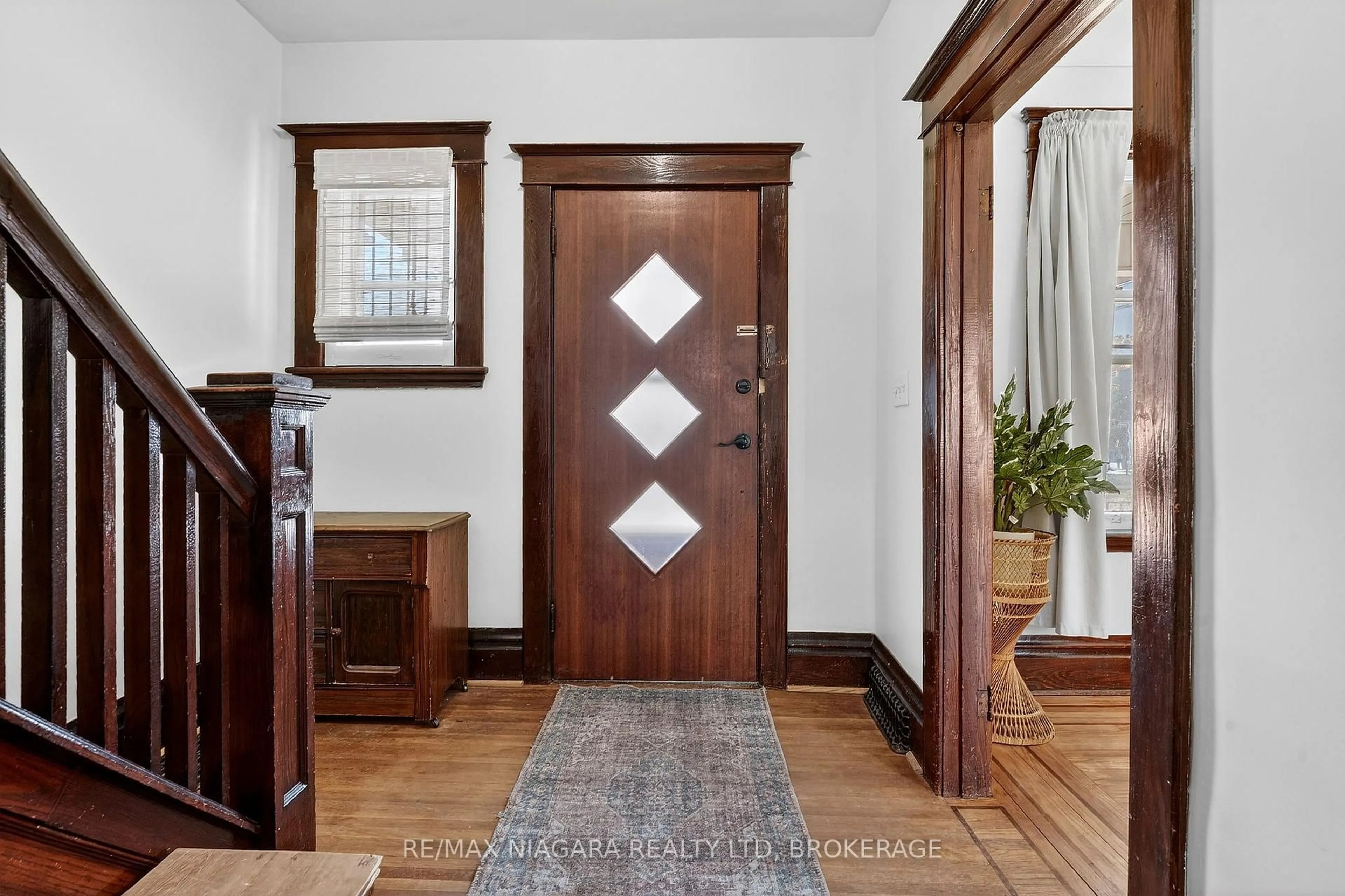 Indoor entryway for 101 Lottridge St, Hamilton Ontario L8L 6V2