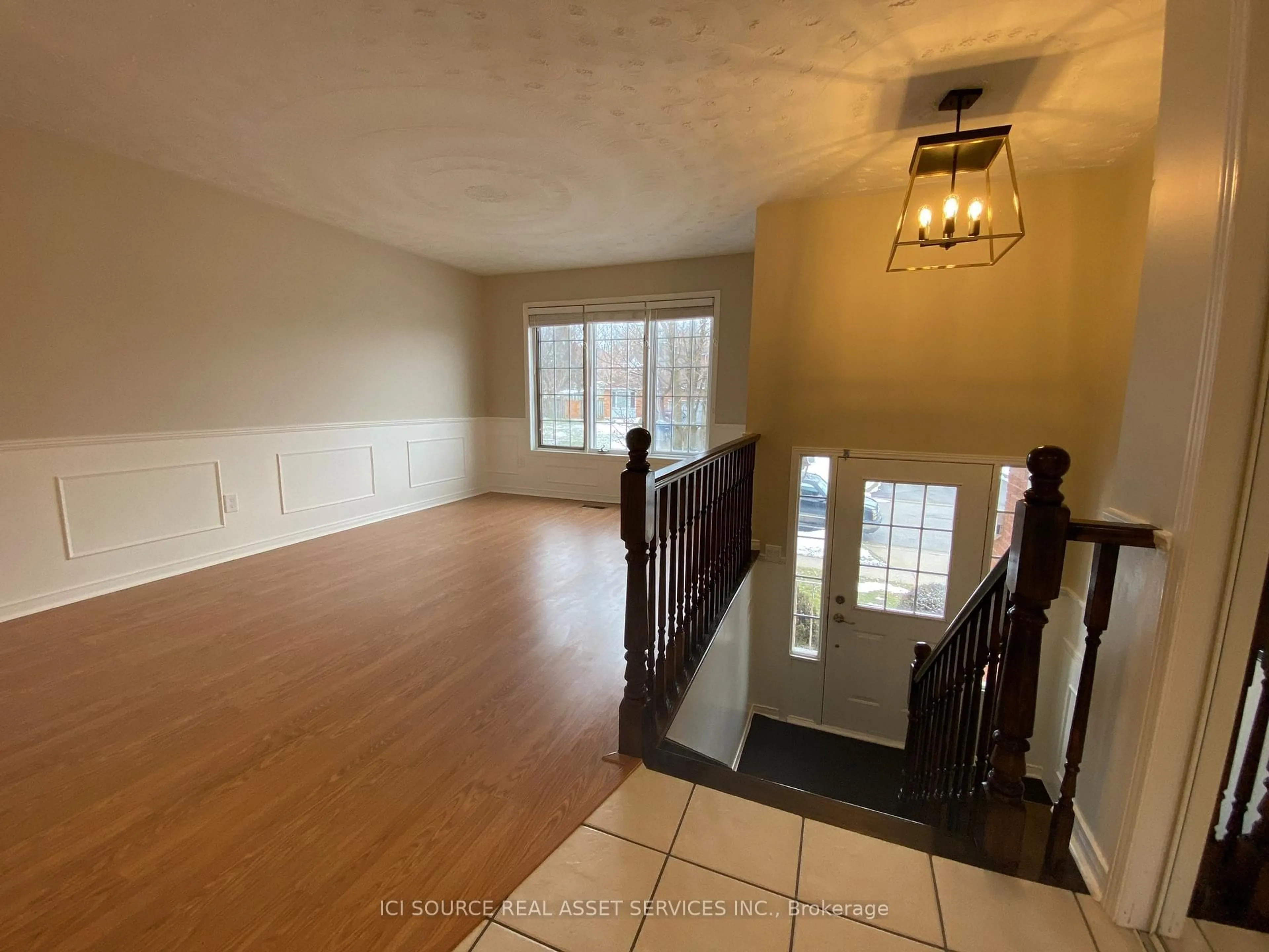 Unknown for 79 Hazelwood Cres, Cambridge Ontario N1R 8A4