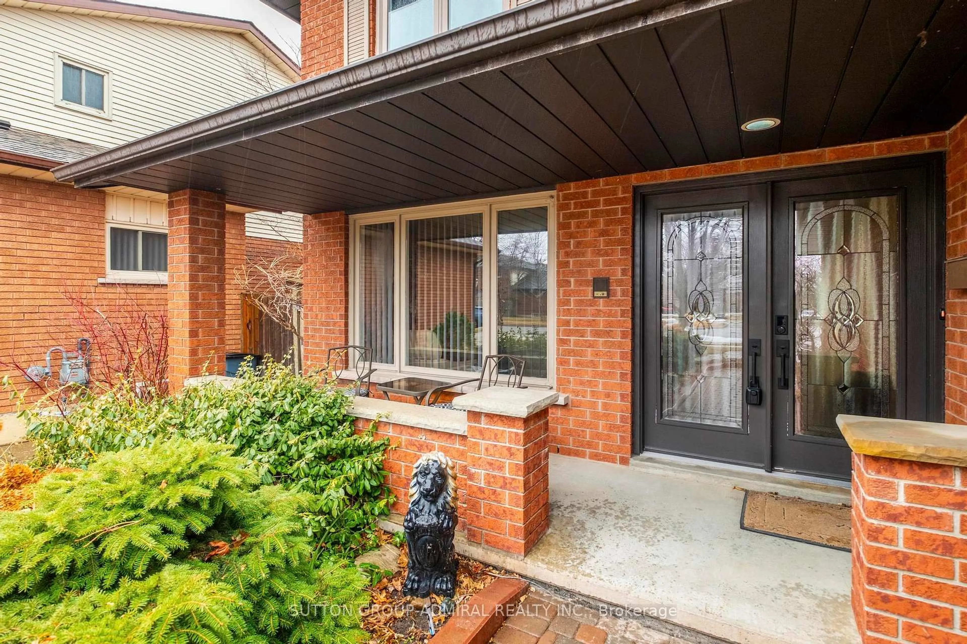 Home with brick exterior material, street for 47 Sandy Dr, Hamilton Ontario L8E 4X4