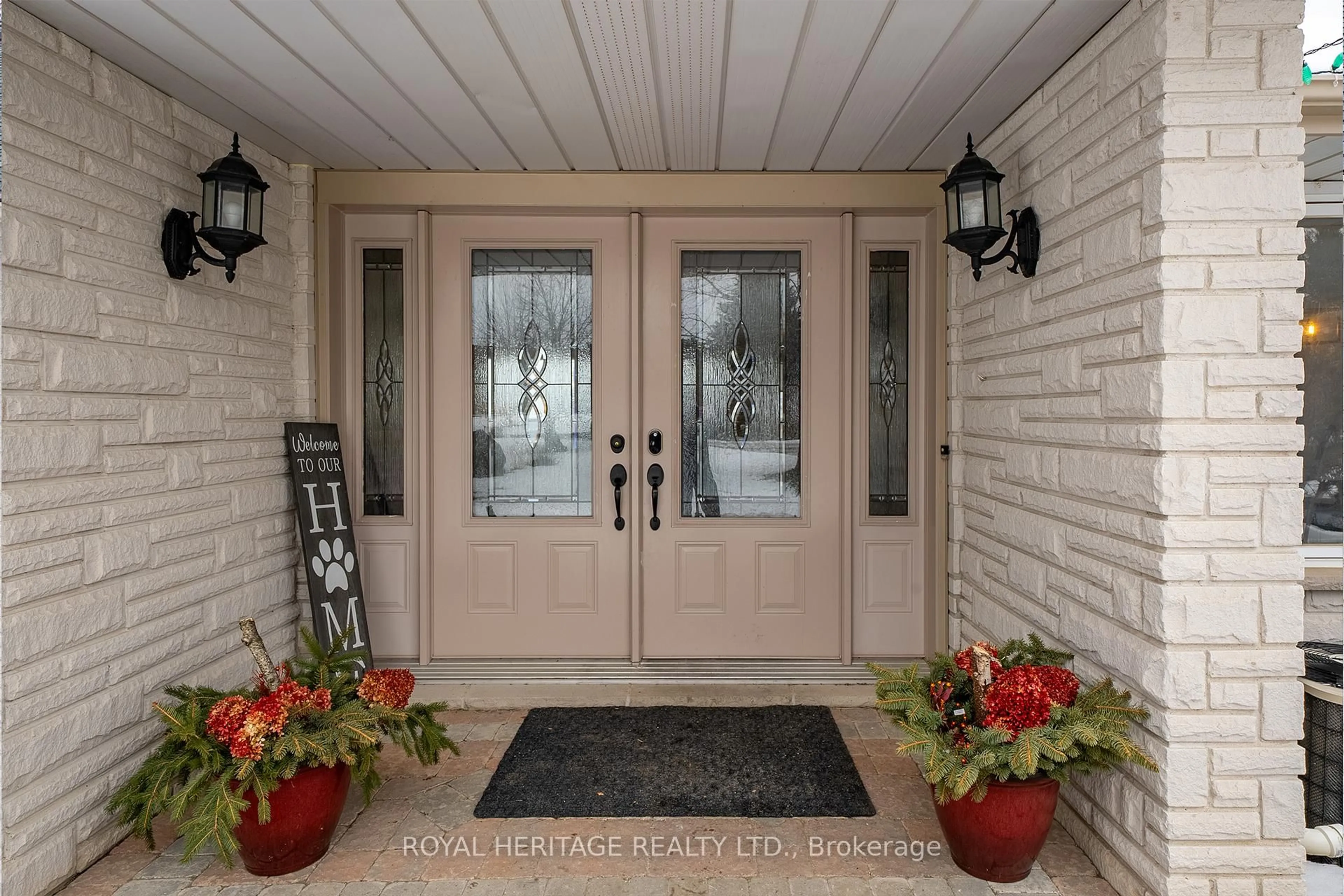 Indoor entryway for 37 Forest Hill Dr, Hamilton Township Ontario K9A 0W3