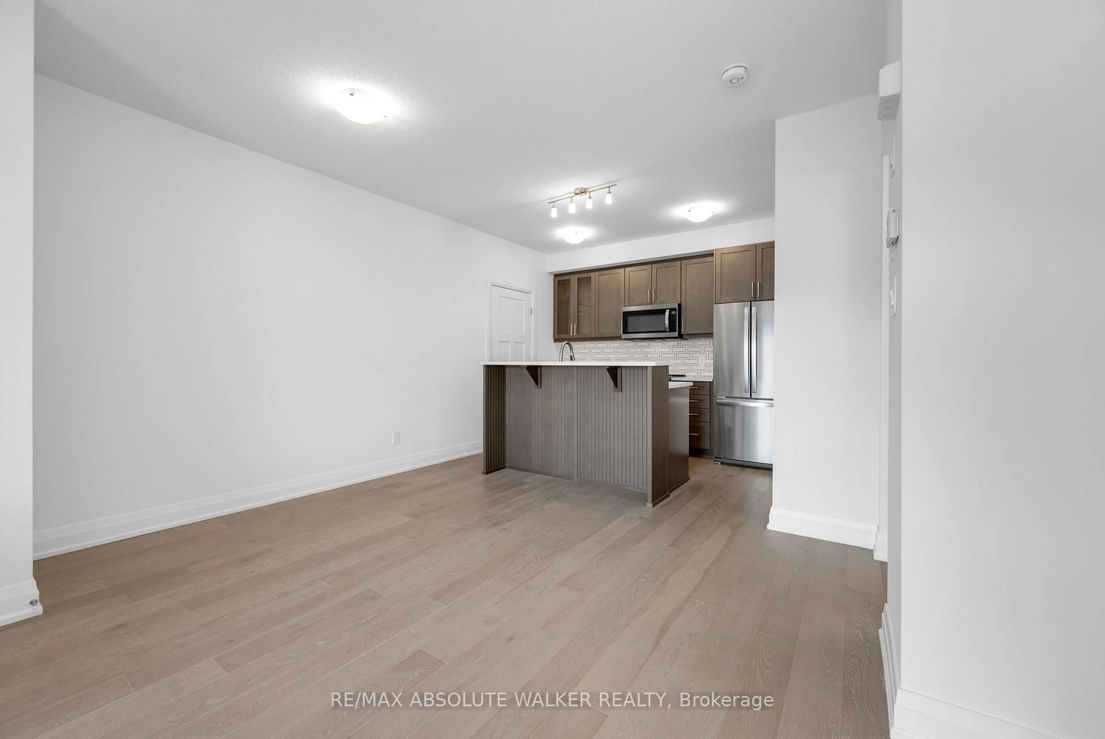 Unknown for 10 Jaguar Private #E, Ottawa Ontario K2V 0J3