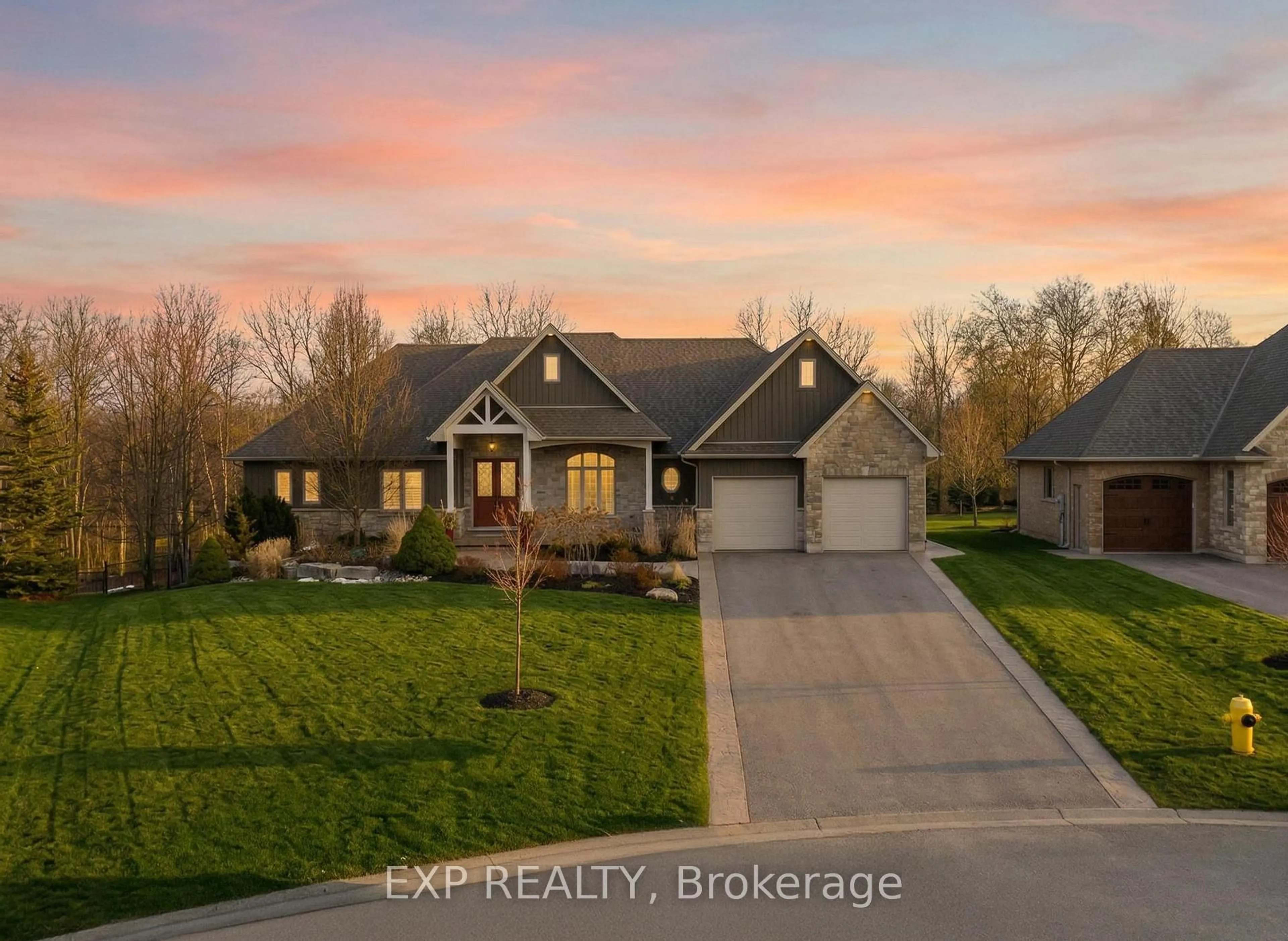 A pic from outside/outdoor area/front of a property/back of a property/a pic from drone, street for 46 Woodbine Dr, Brant Ontario N0E 1K0