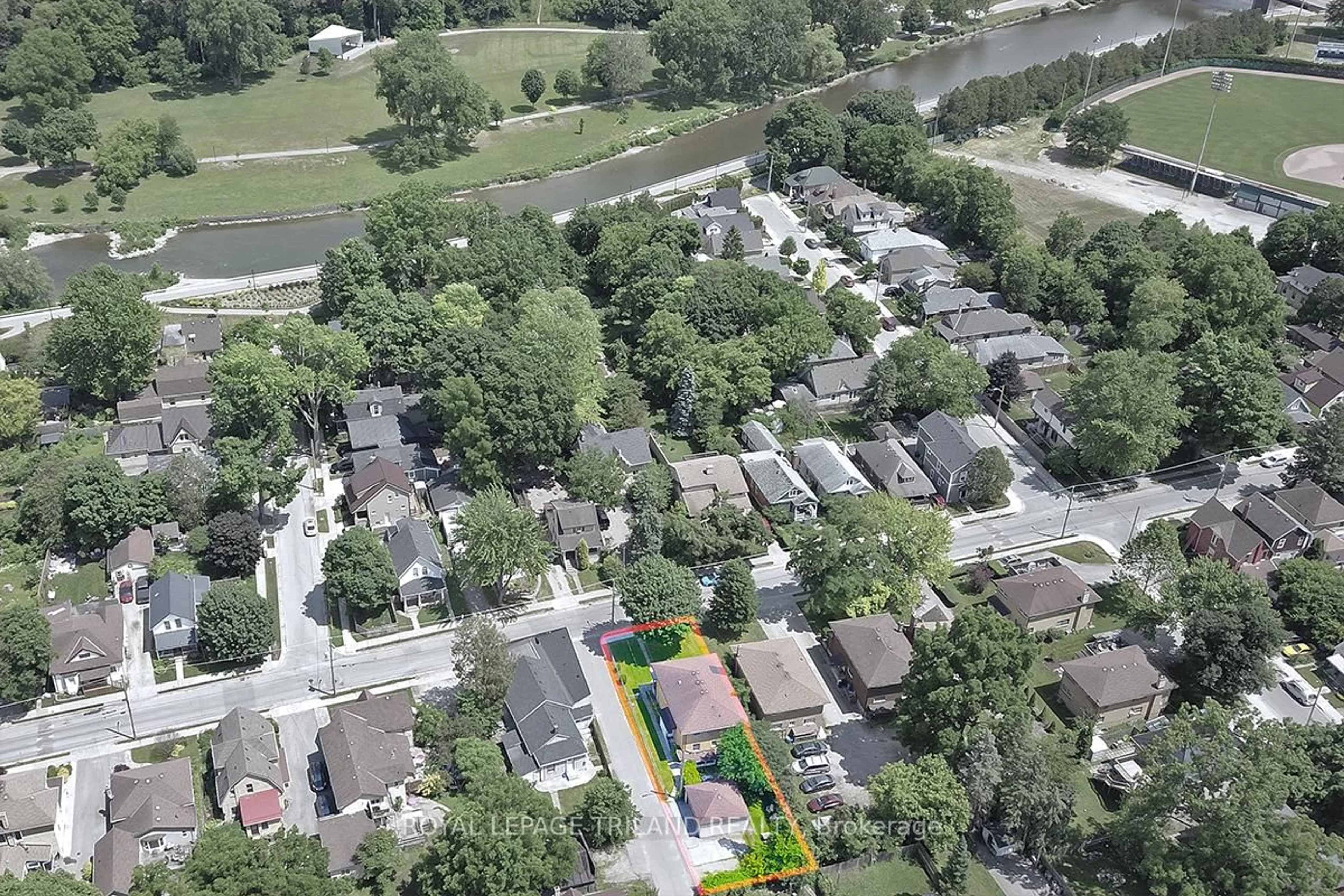A pic from outside/outdoor area/front of a property/back of a property/a pic from drone, street for 84 Wilson Ave, London North Ontario N6H 1X6