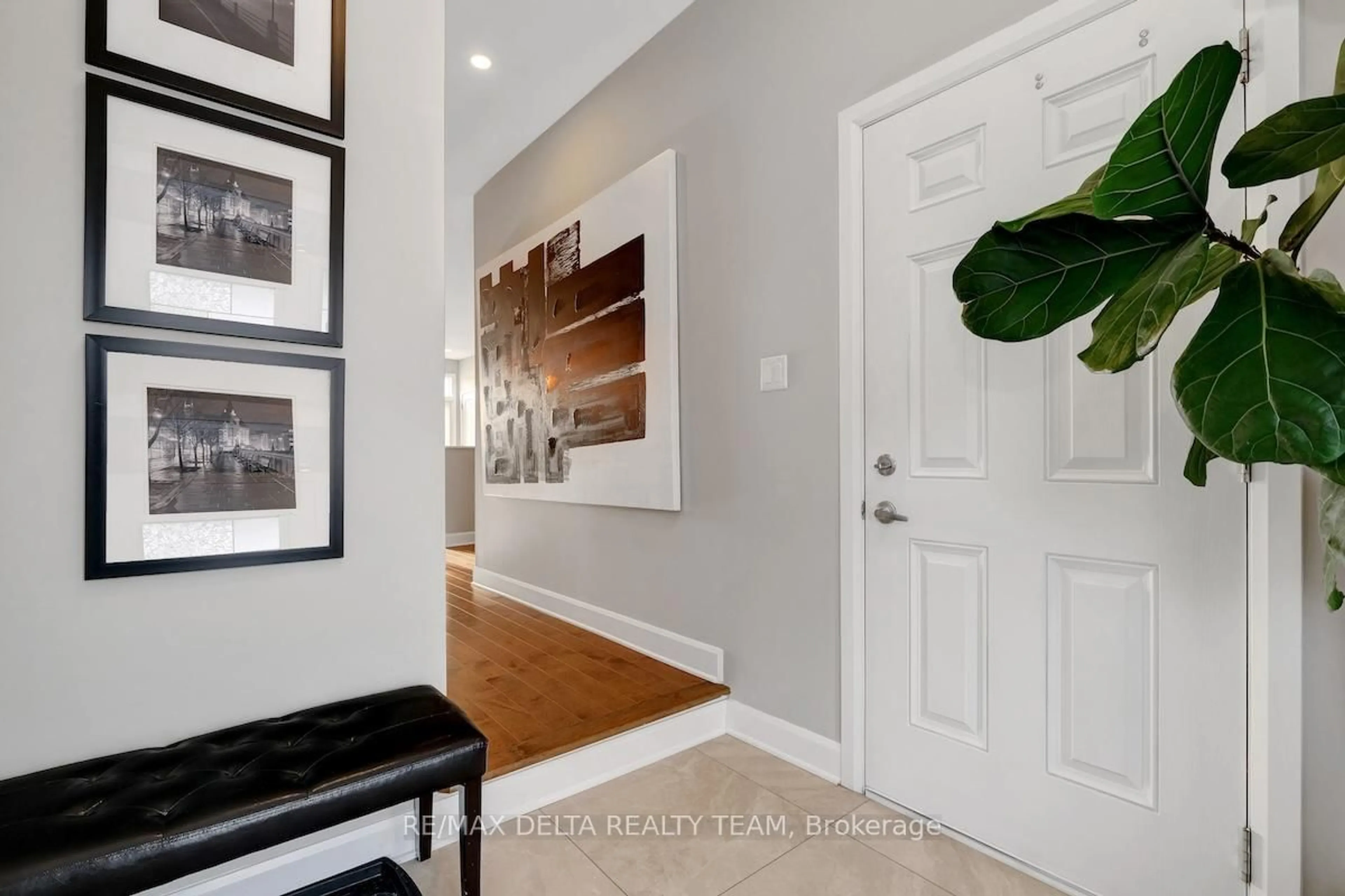 Indoor entryway for 259 Mountain Sorrel Way, Ottawa Ontario K4A 1H5