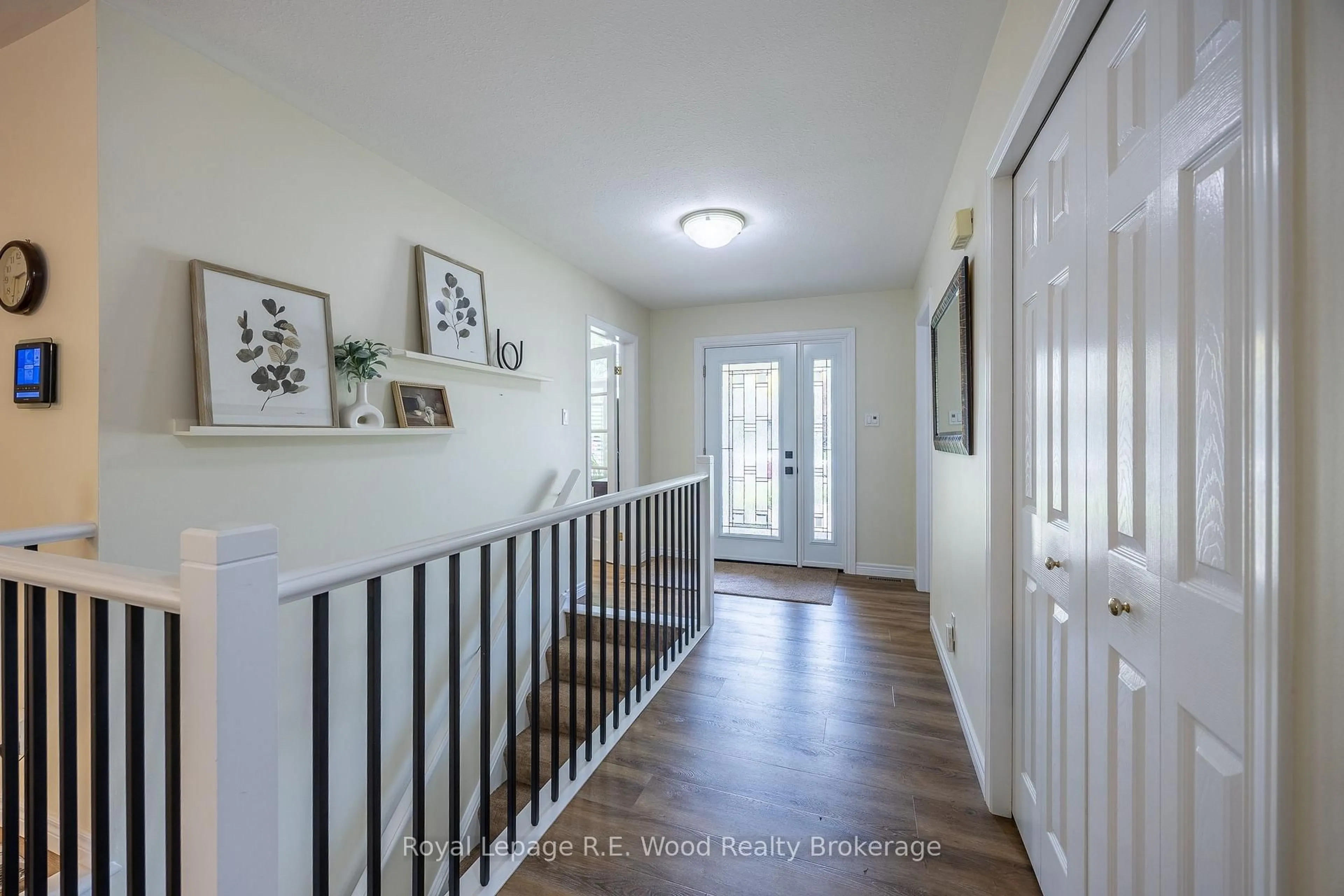 Indoor entryway for 36 Woodland Cres, Tillsonburg Ontario N4G 5R5
