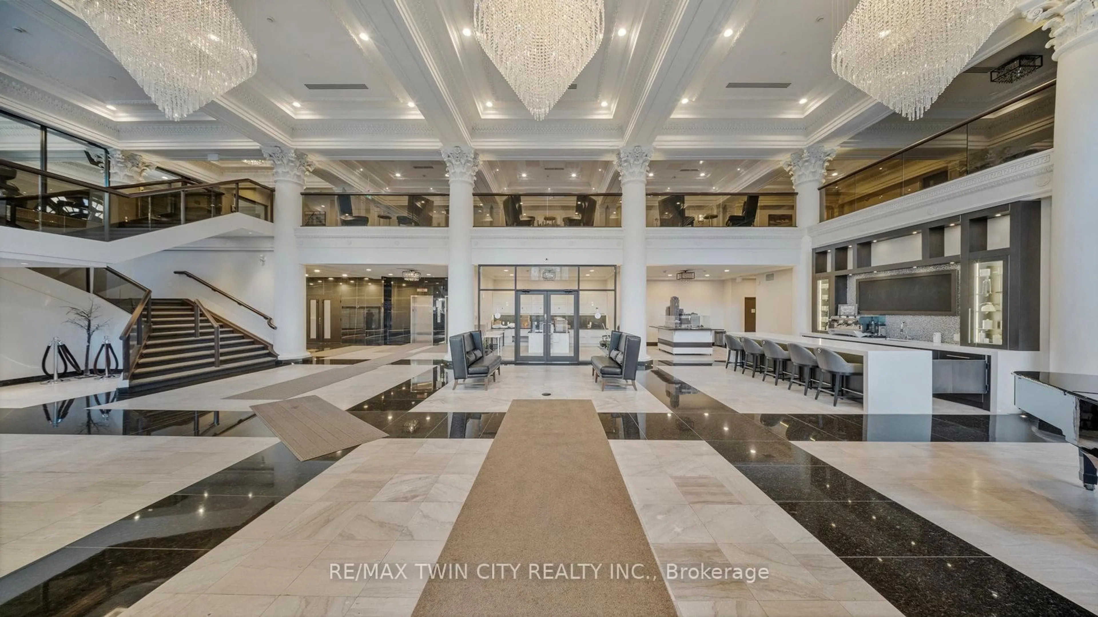 Lobby for 118 King St #520, Hamilton Ontario L8N 0A9