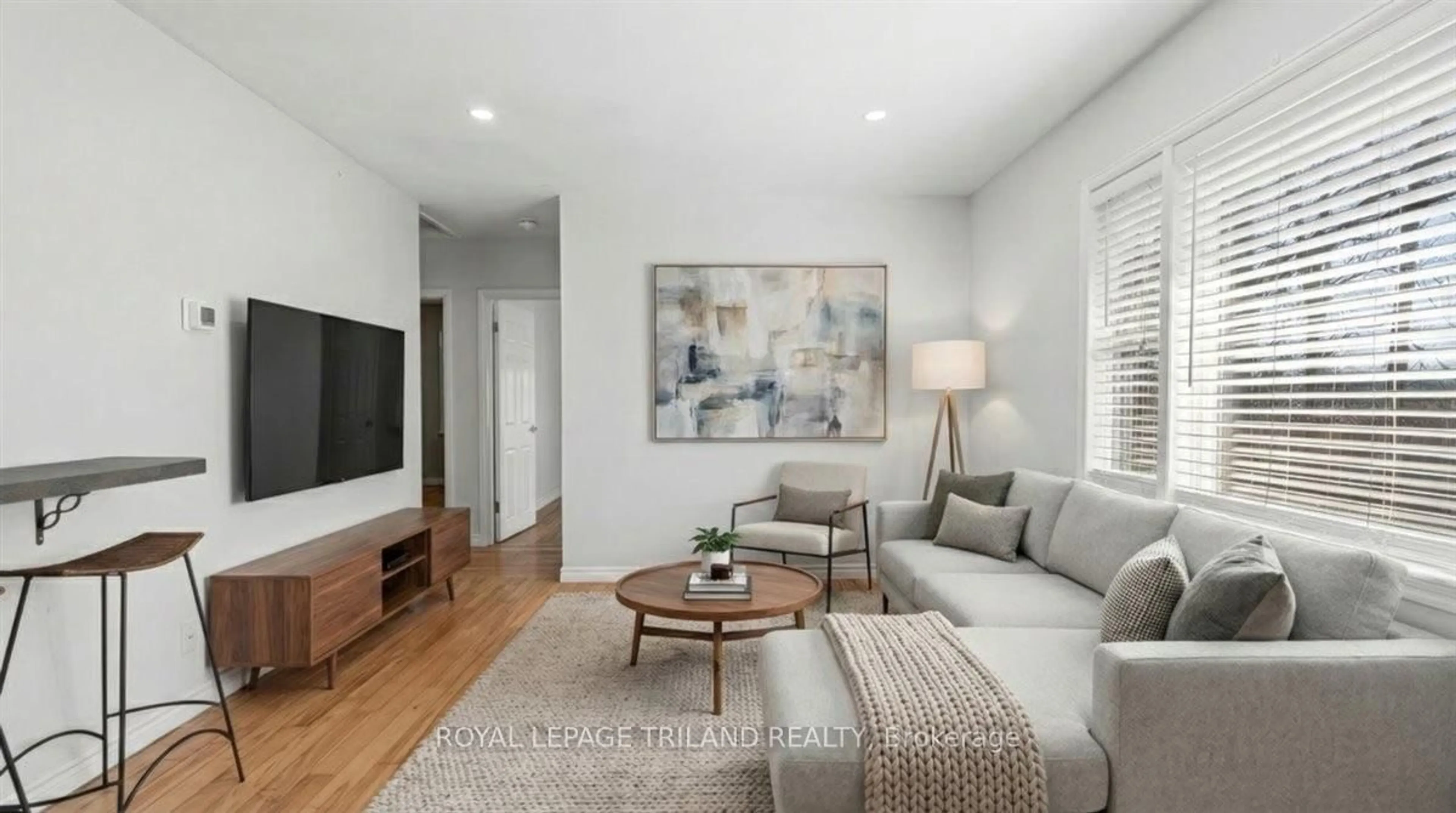 Living room with furniture, unknown for 250 Greenwood Ave, London South Ontario N6J 3G4