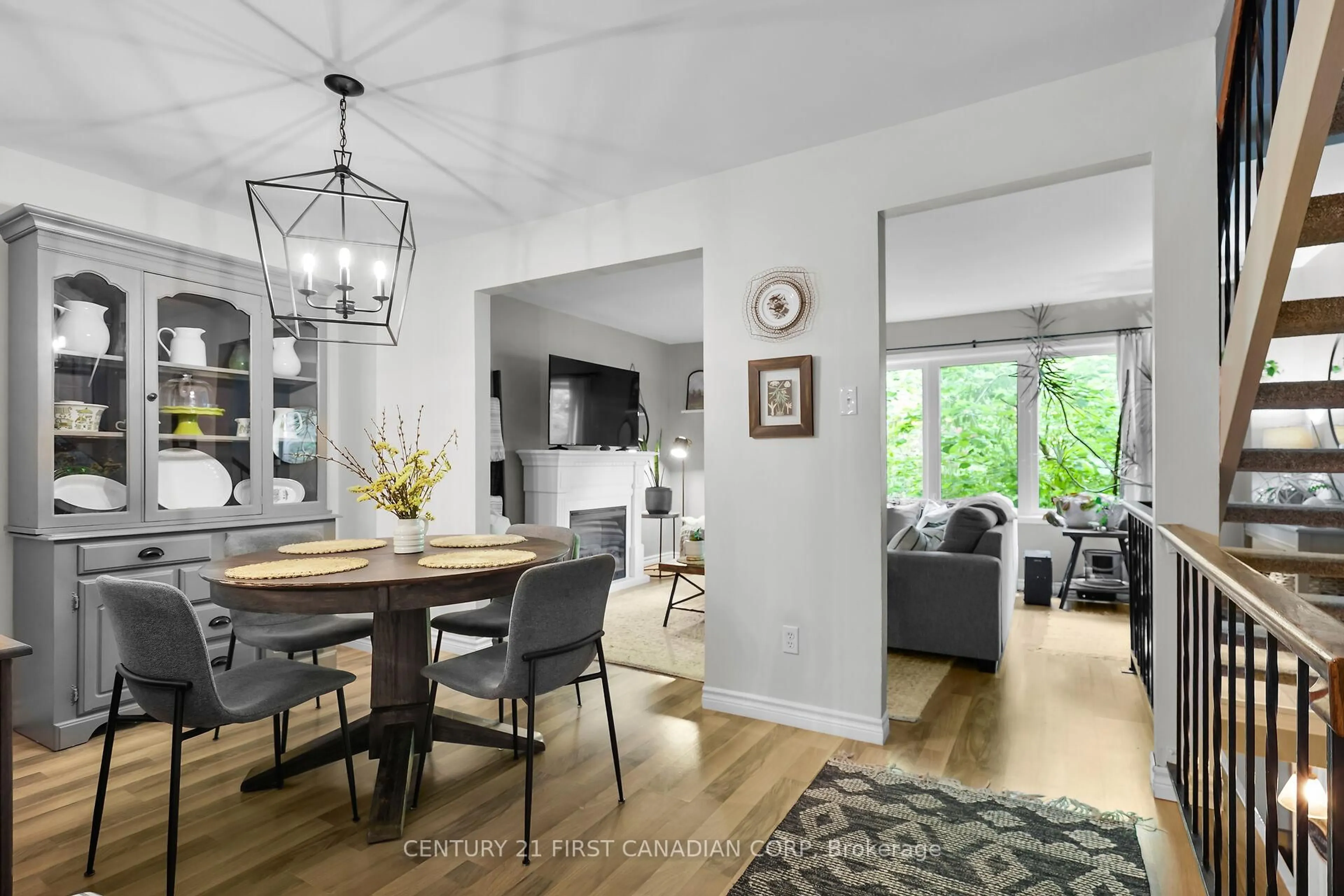 Dining room, unknown for 589 Griffith St, London South Ontario N6K 2S5